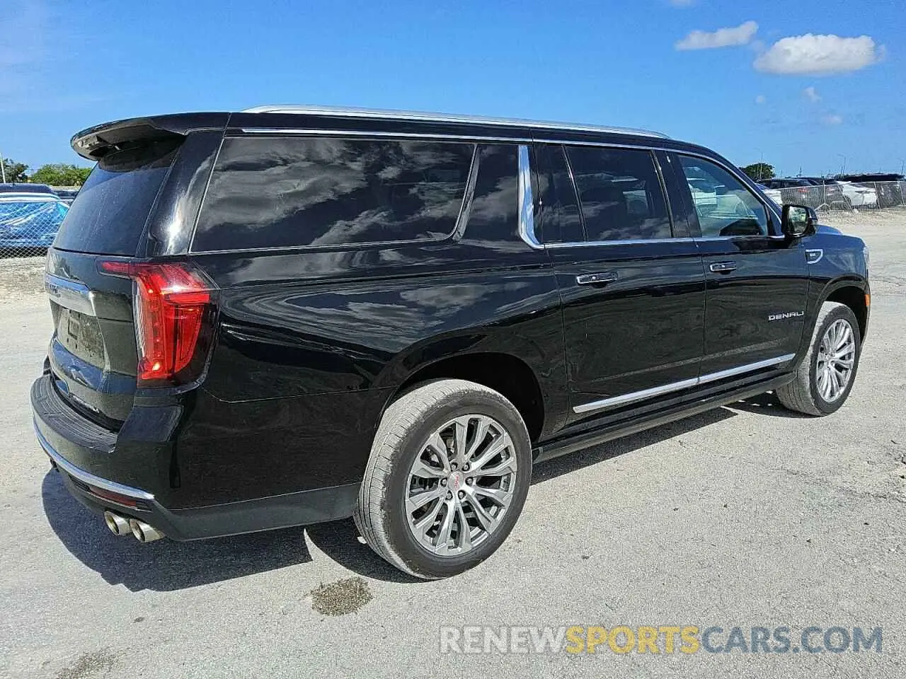 3 Photograph of a damaged car 1GKS1JKL3PR219077 GMC YUKON 2023