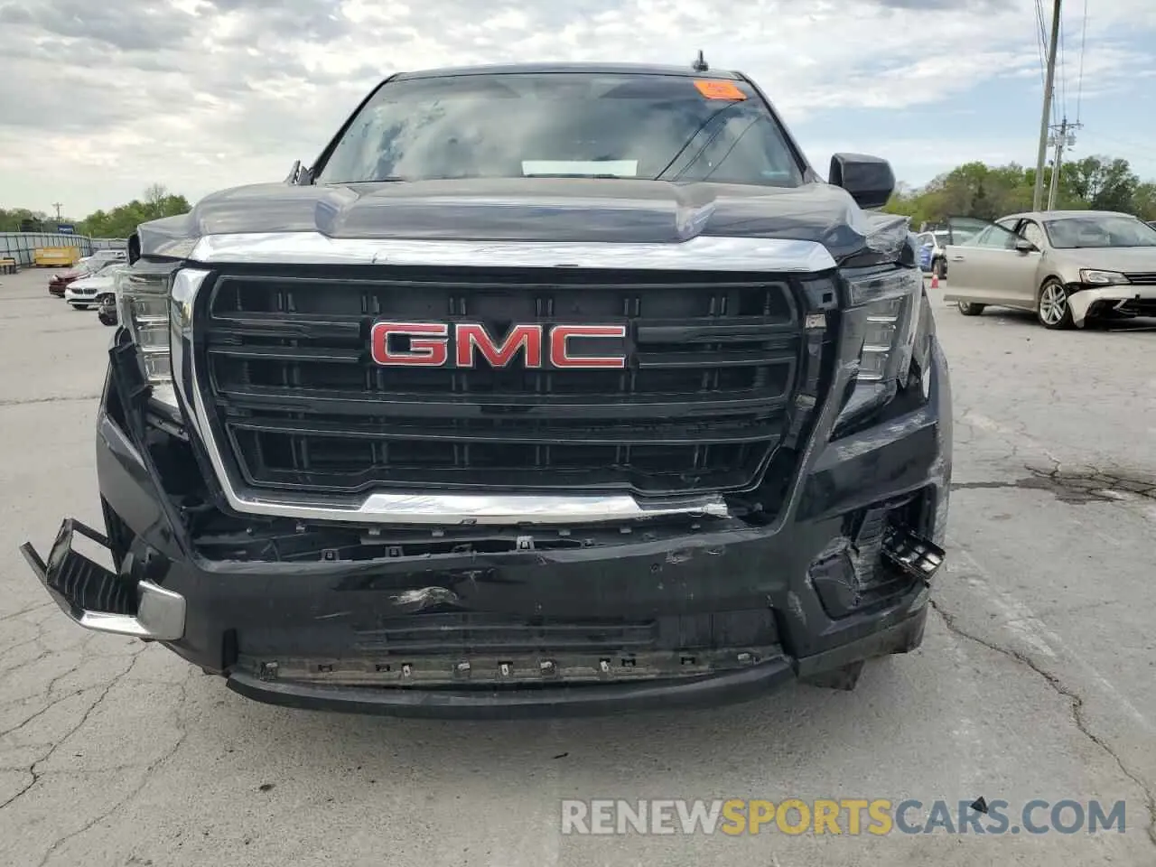 5 Photograph of a damaged car 1GKS2AKD4PR182322 GMC YUKON 2023