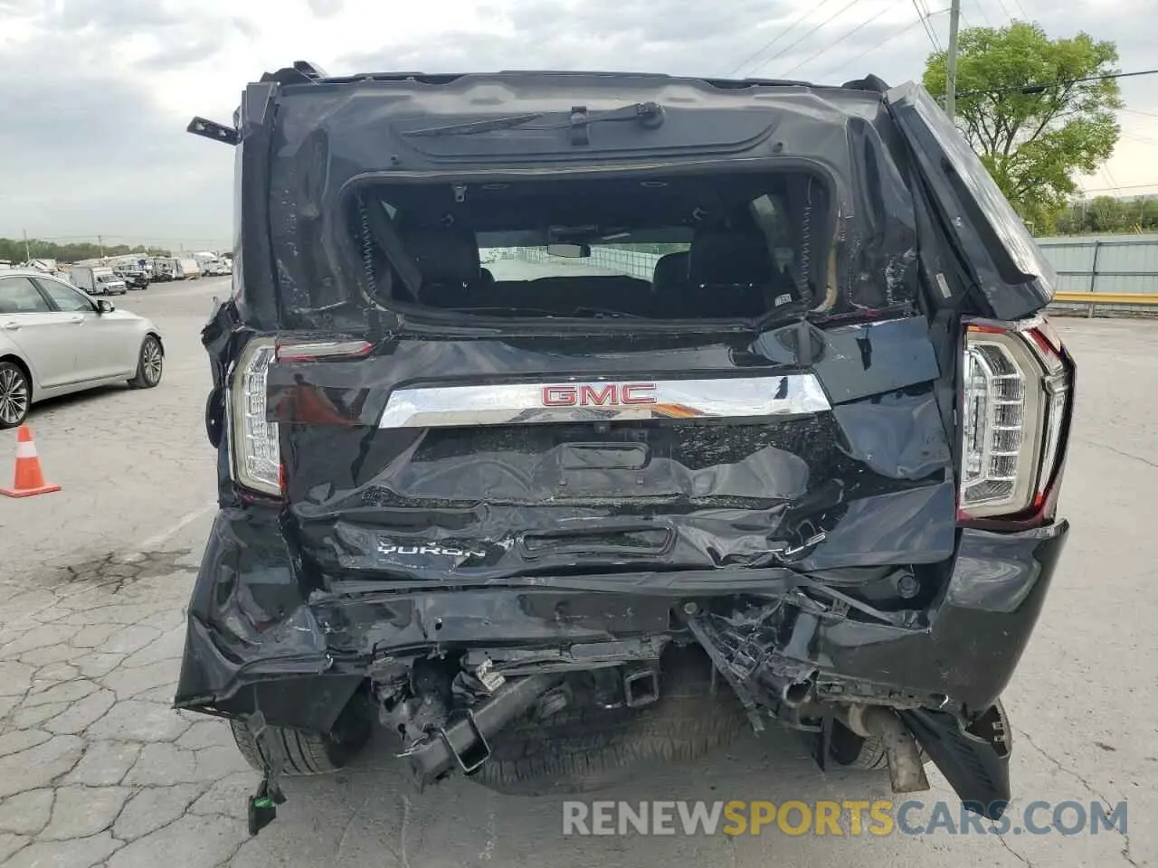 6 Photograph of a damaged car 1GKS2AKD4PR182322 GMC YUKON 2023