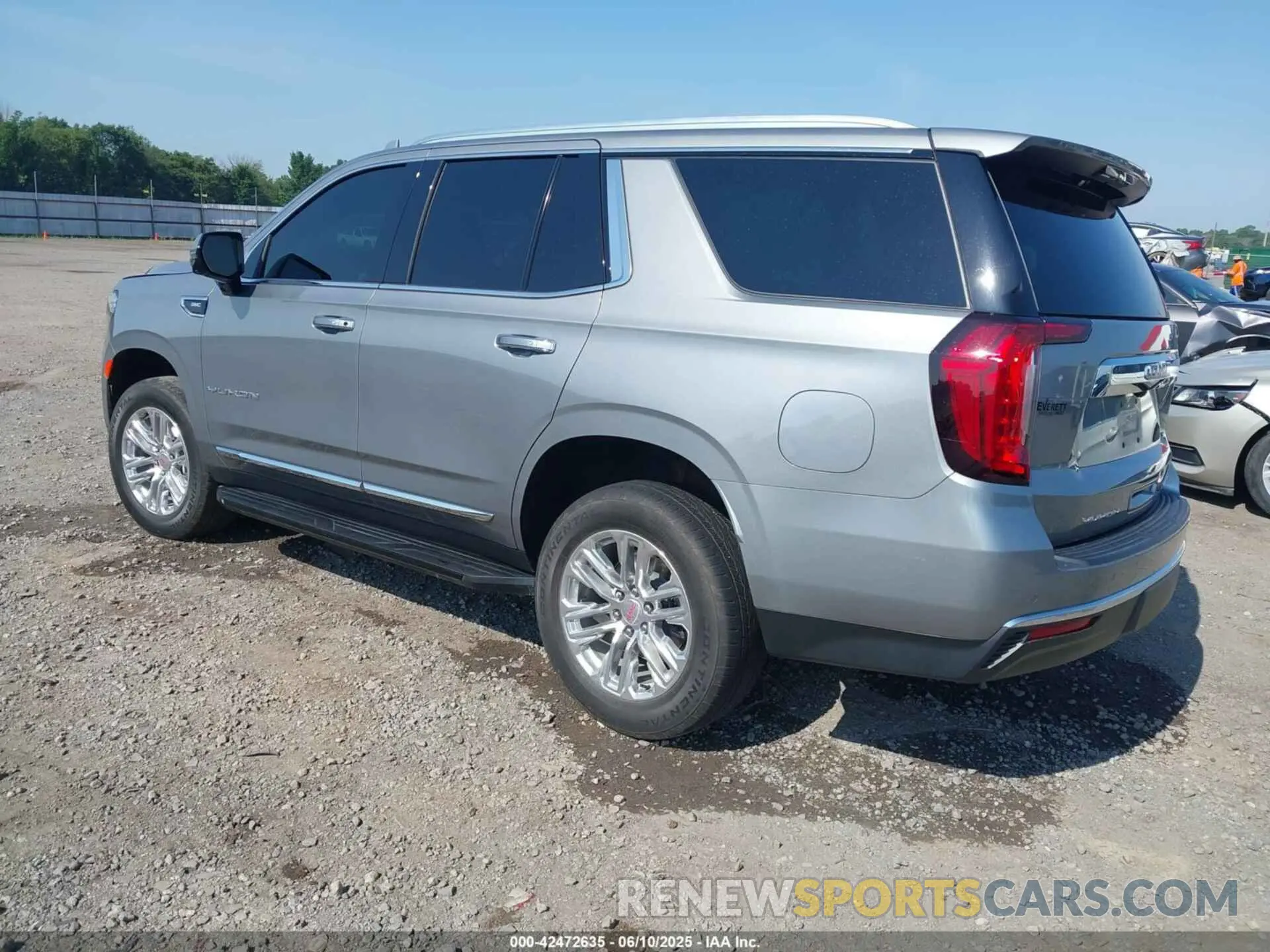 3 Фотография поврежденного автомобиля 1GKS2BKD9PR210427 GMC YUKON 2023
