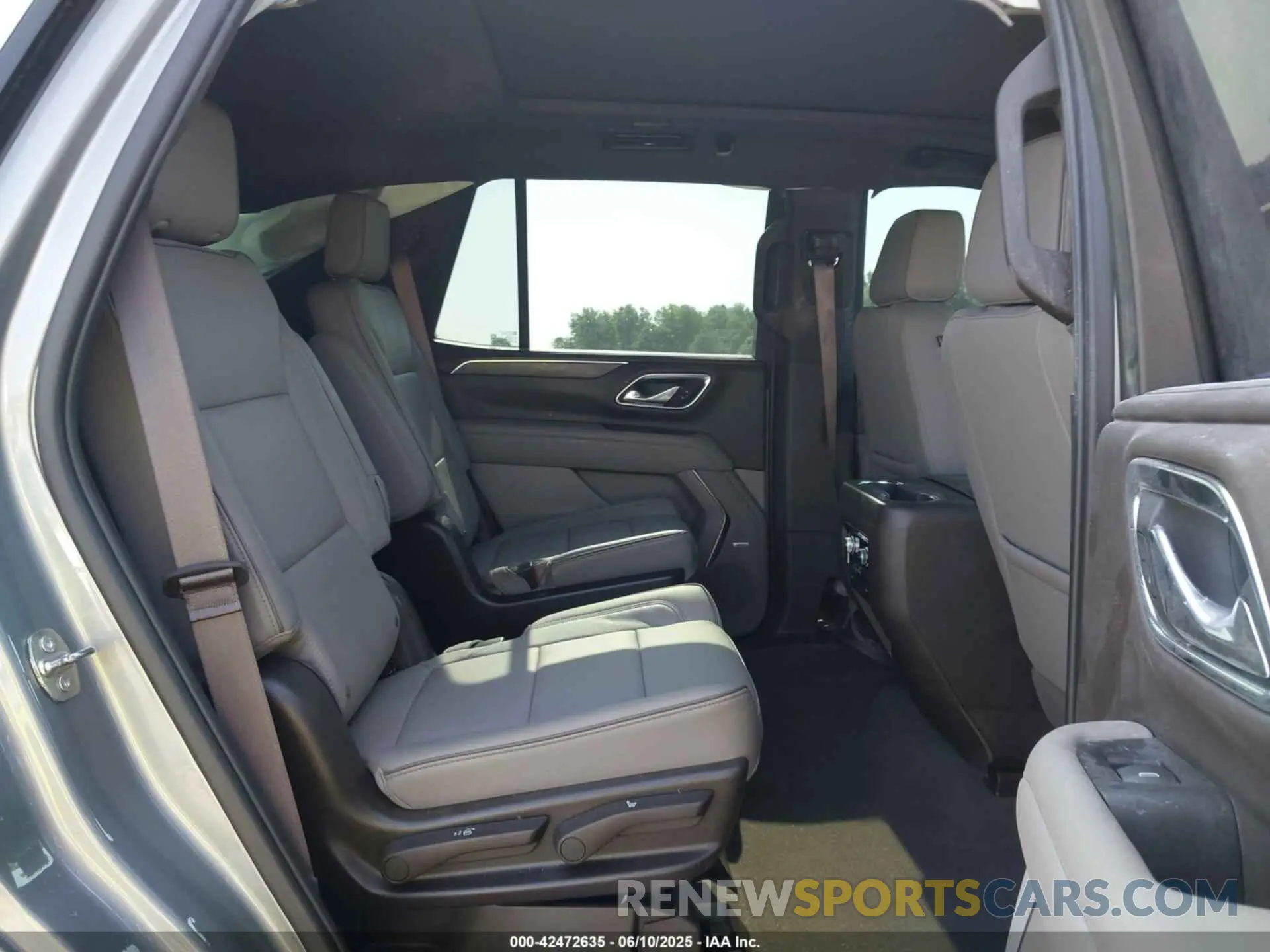 8 Фотография поврежденного автомобиля 1GKS2BKD9PR210427 GMC YUKON 2023