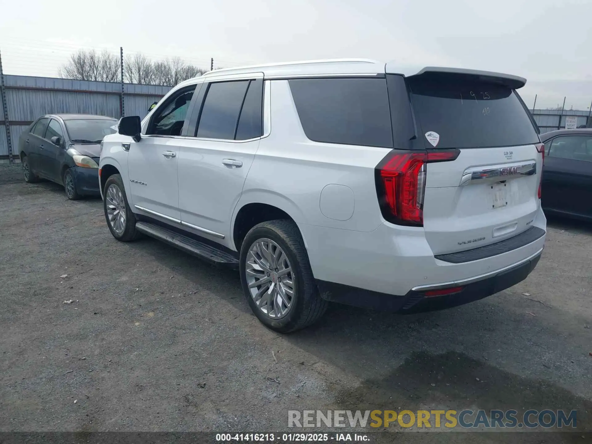 3 Photograph of a damaged car 1GKS2BKD9PR366662 GMC YUKON 2023