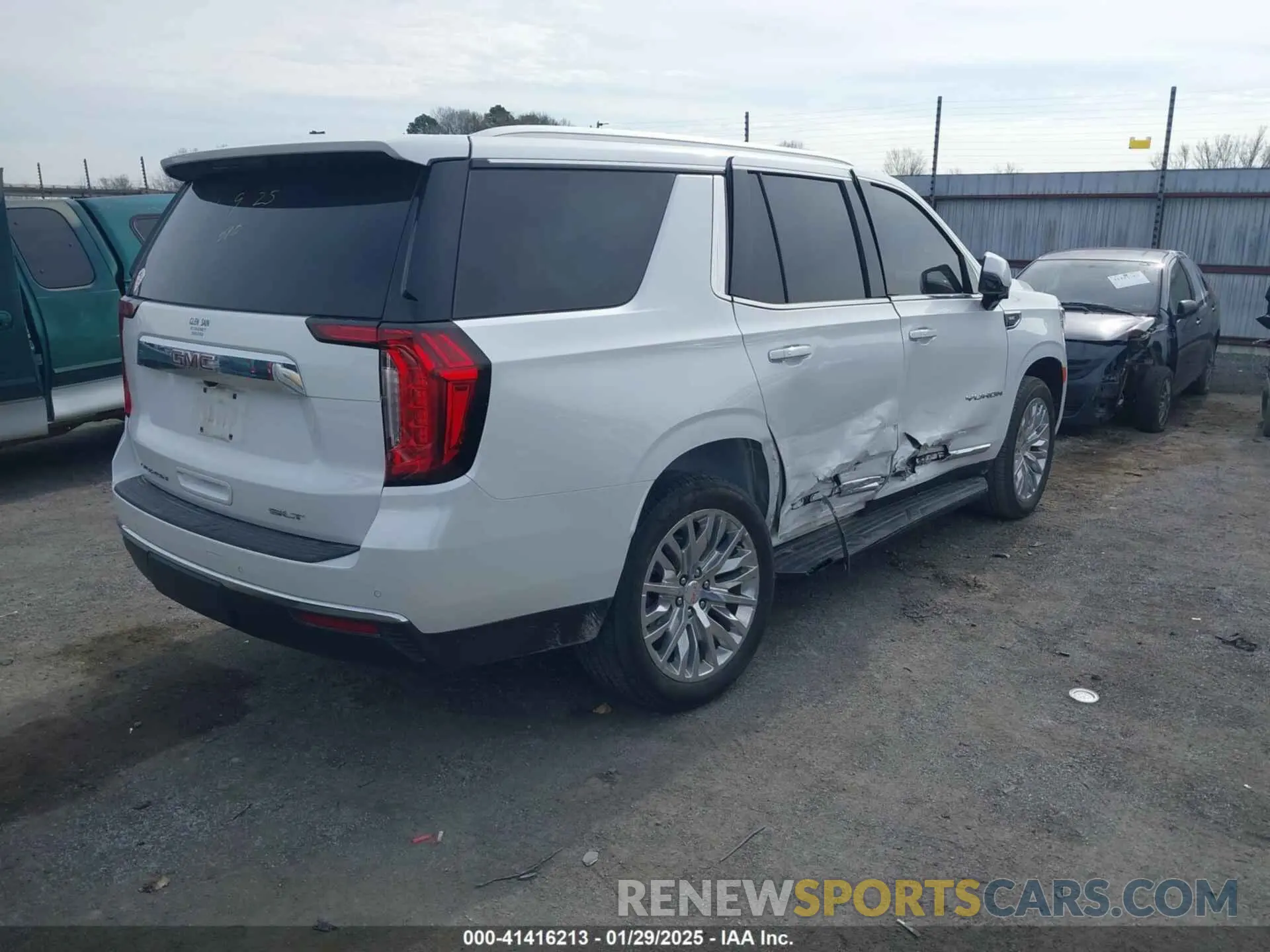 4 Photograph of a damaged car 1GKS2BKD9PR366662 GMC YUKON 2023