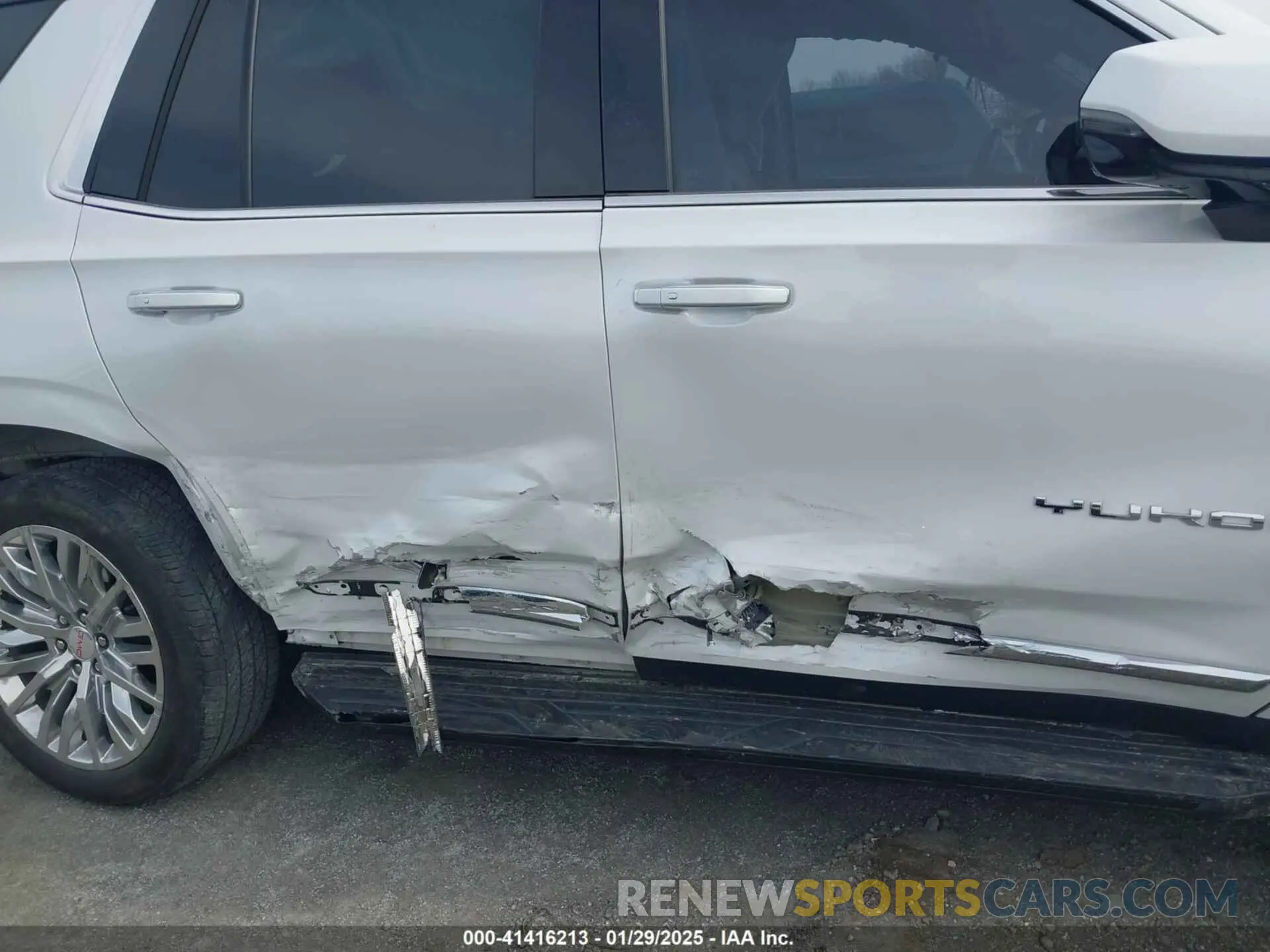 6 Photograph of a damaged car 1GKS2BKD9PR366662 GMC YUKON 2023