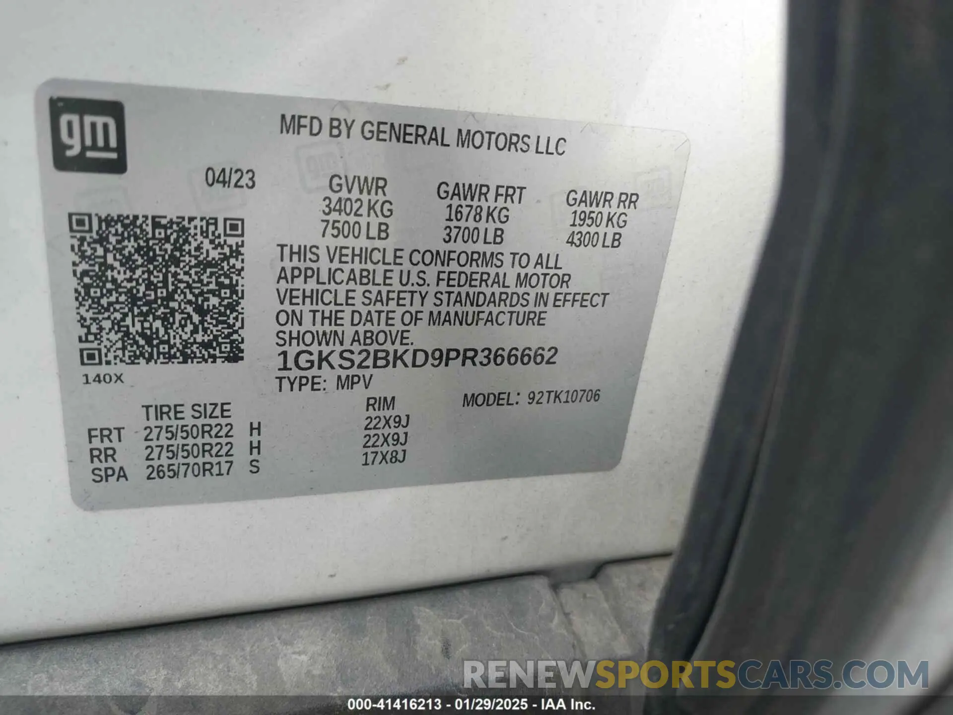 9 Photograph of a damaged car 1GKS2BKD9PR366662 GMC YUKON 2023