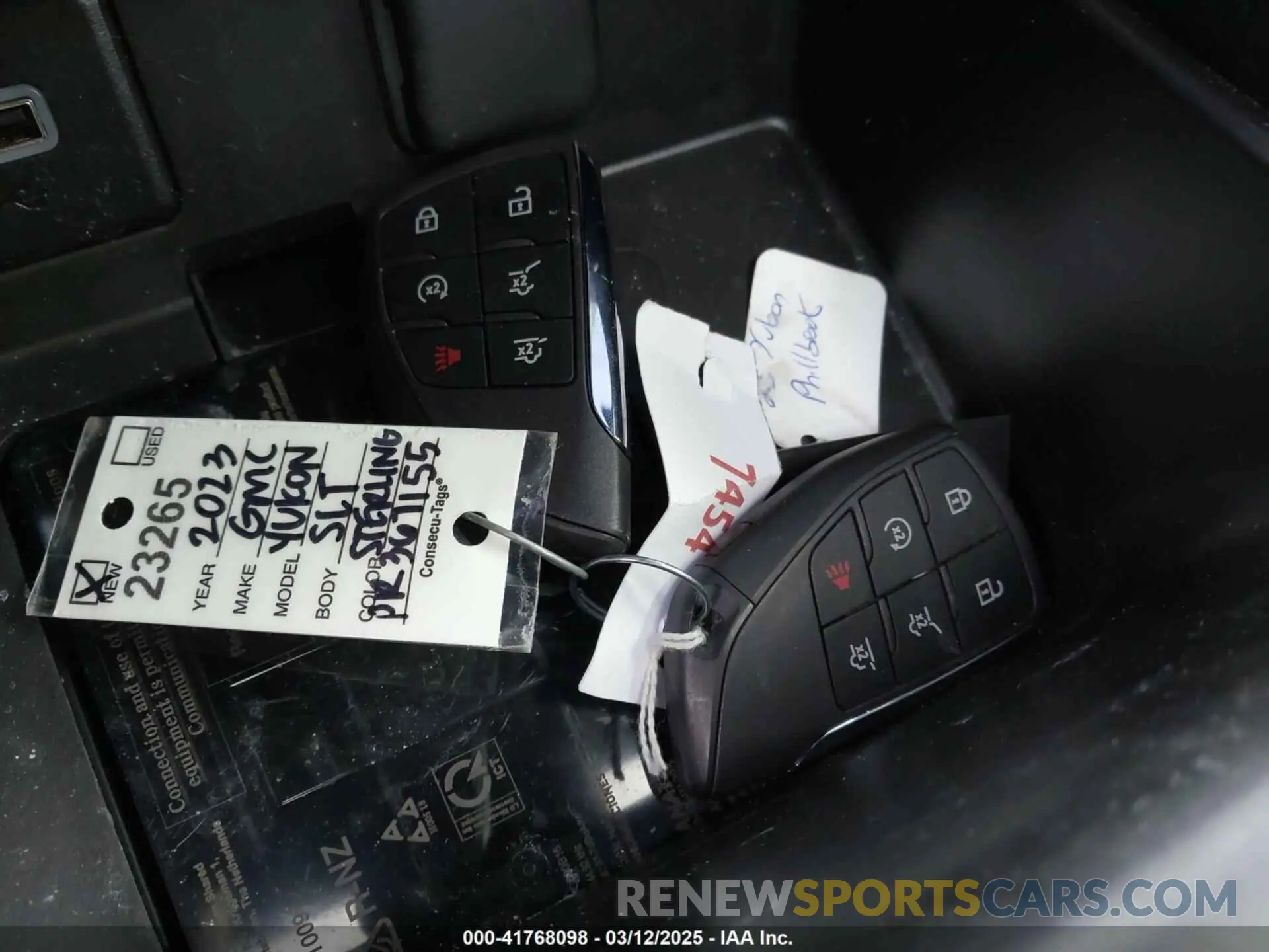 11 Фотография поврежденного автомобиля 1GKS2BKT9PR367155 GMC YUKON 2023
