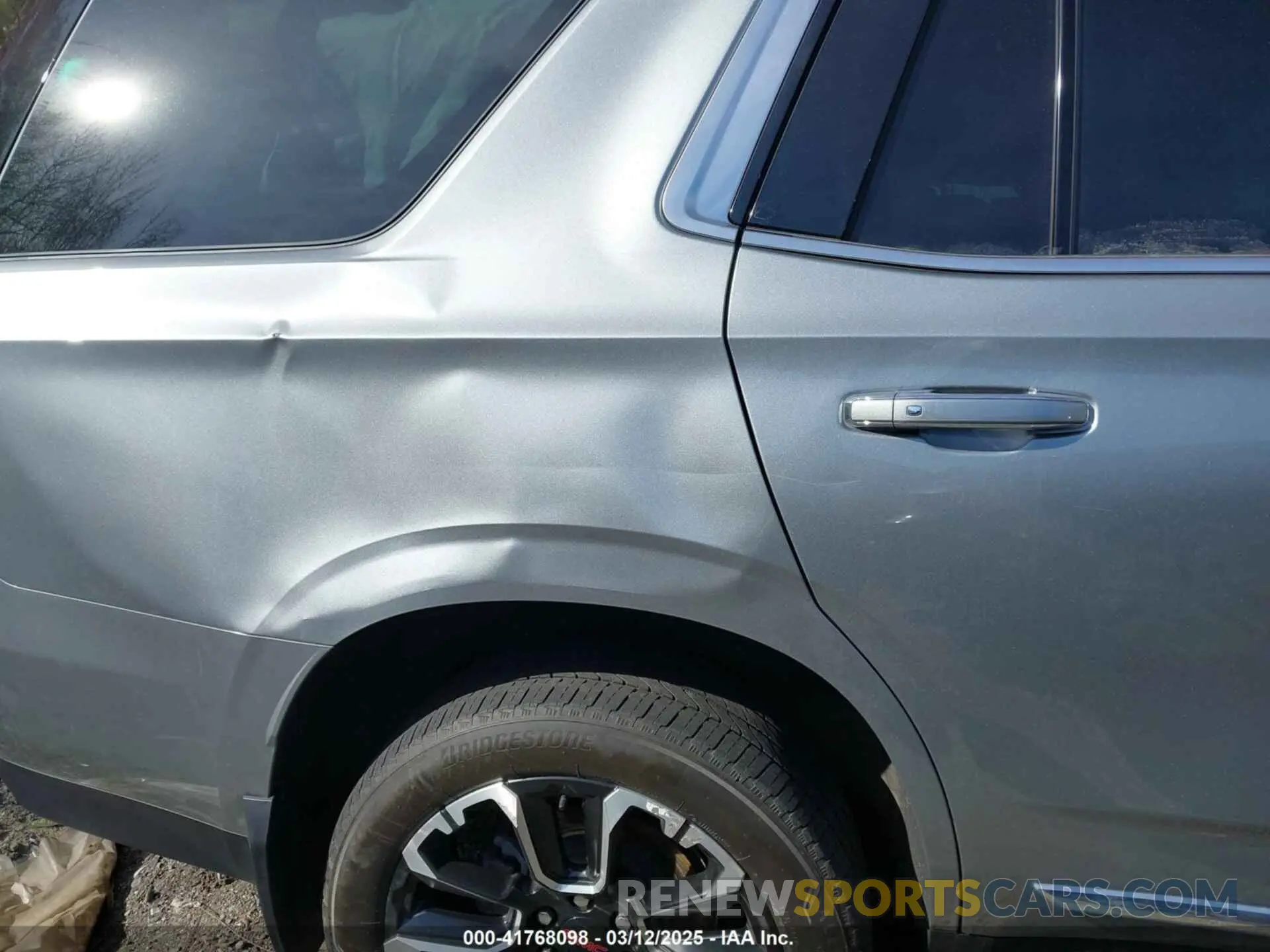 17 Фотография поврежденного автомобиля 1GKS2BKT9PR367155 GMC YUKON 2023
