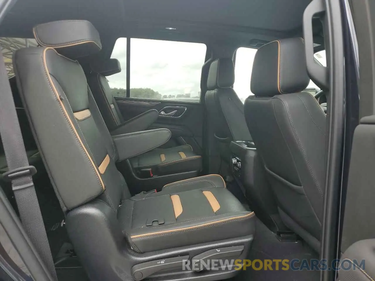 11 Photograph of a damaged car 1GKS2CKD1PR227275 GMC YUKON 2023