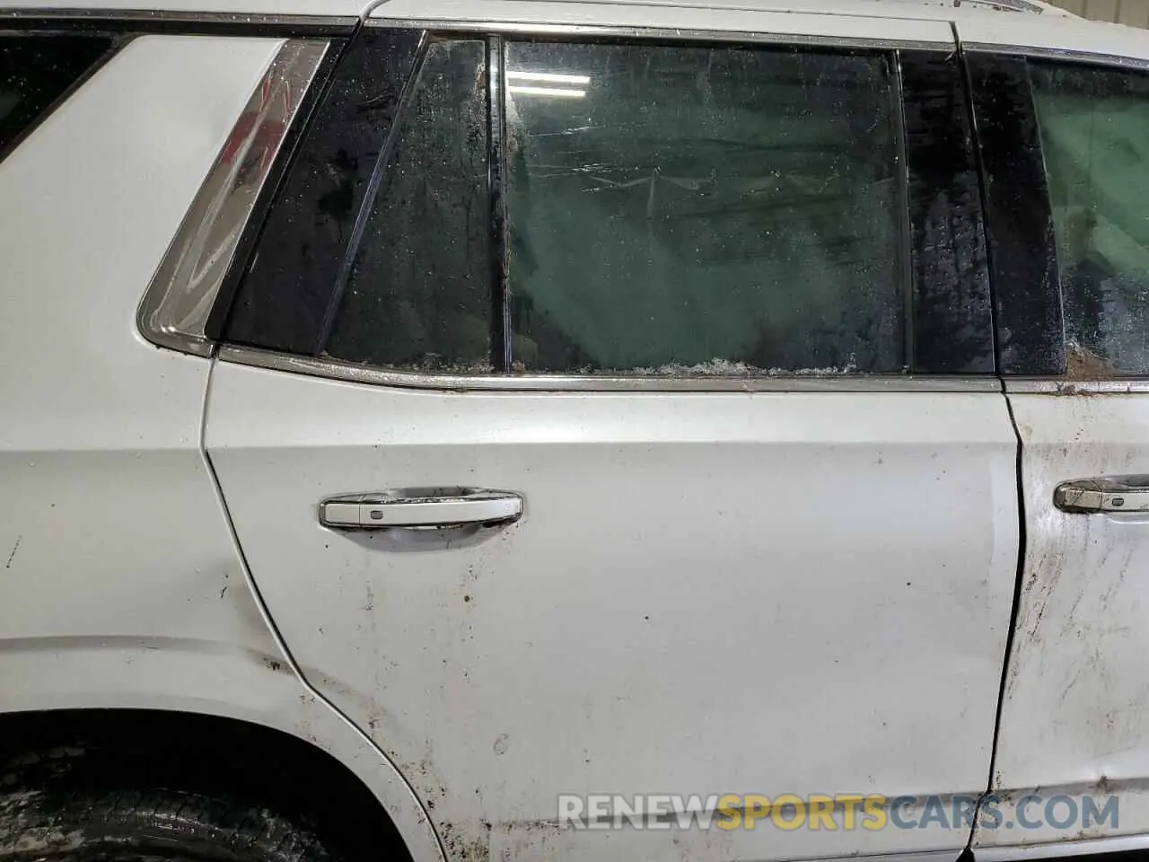 11 Фотография поврежденного автомобиля 1GKS2DKL1PR392756 GMC YUKON 2023