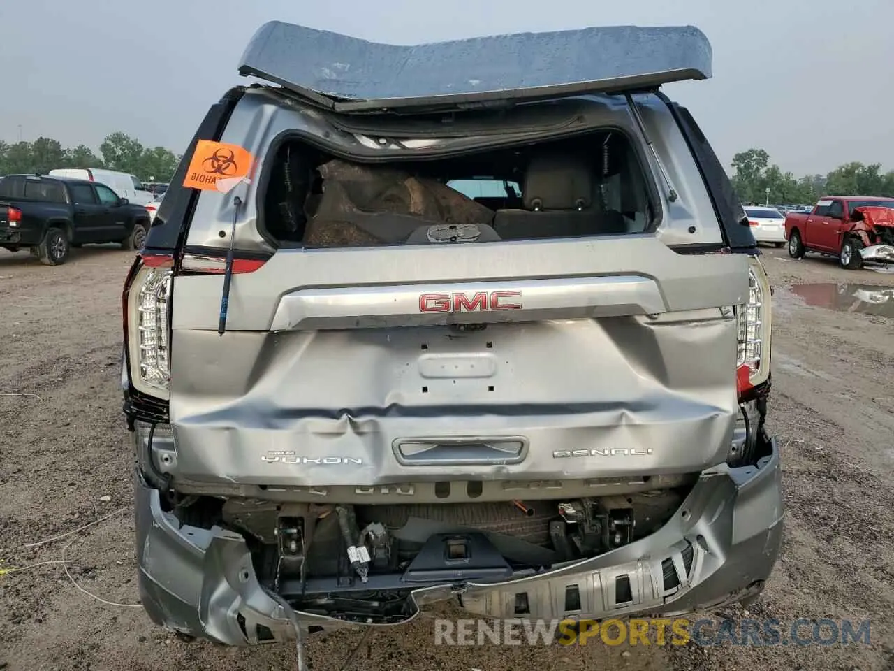 6 Photograph of a damaged car 1GKS2DKL7PR438879 GMC YUKON 2023