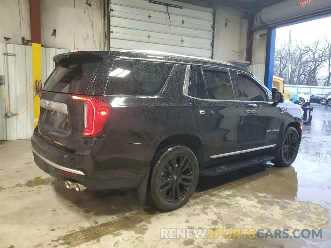 3 Фотография поврежденного автомобиля 1GKS2DKL8PR171591 GMC YUKON 2023