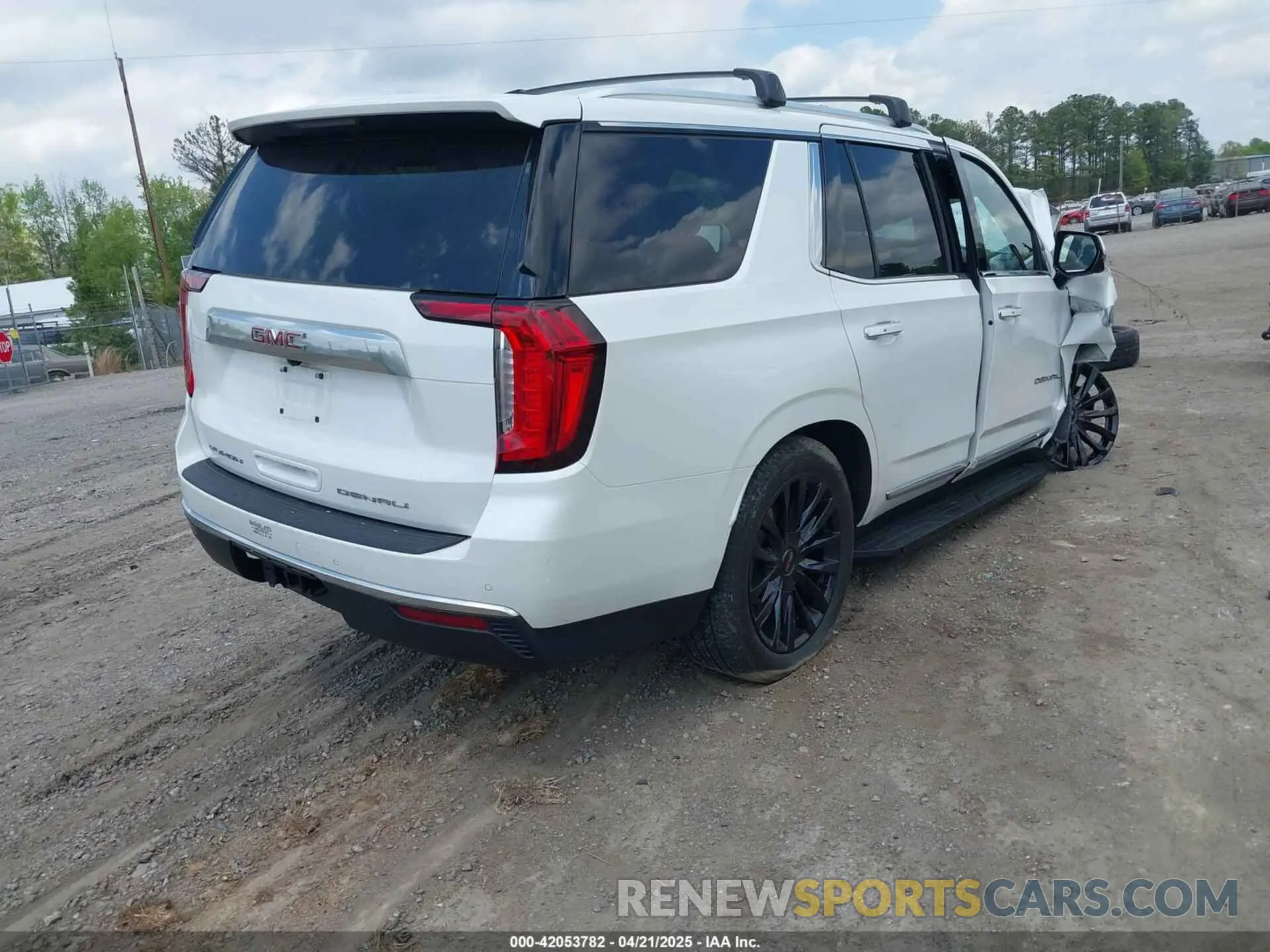 4 Photograph of a damaged car 1GKS2DKT6PR245476 GMC YUKON 2023