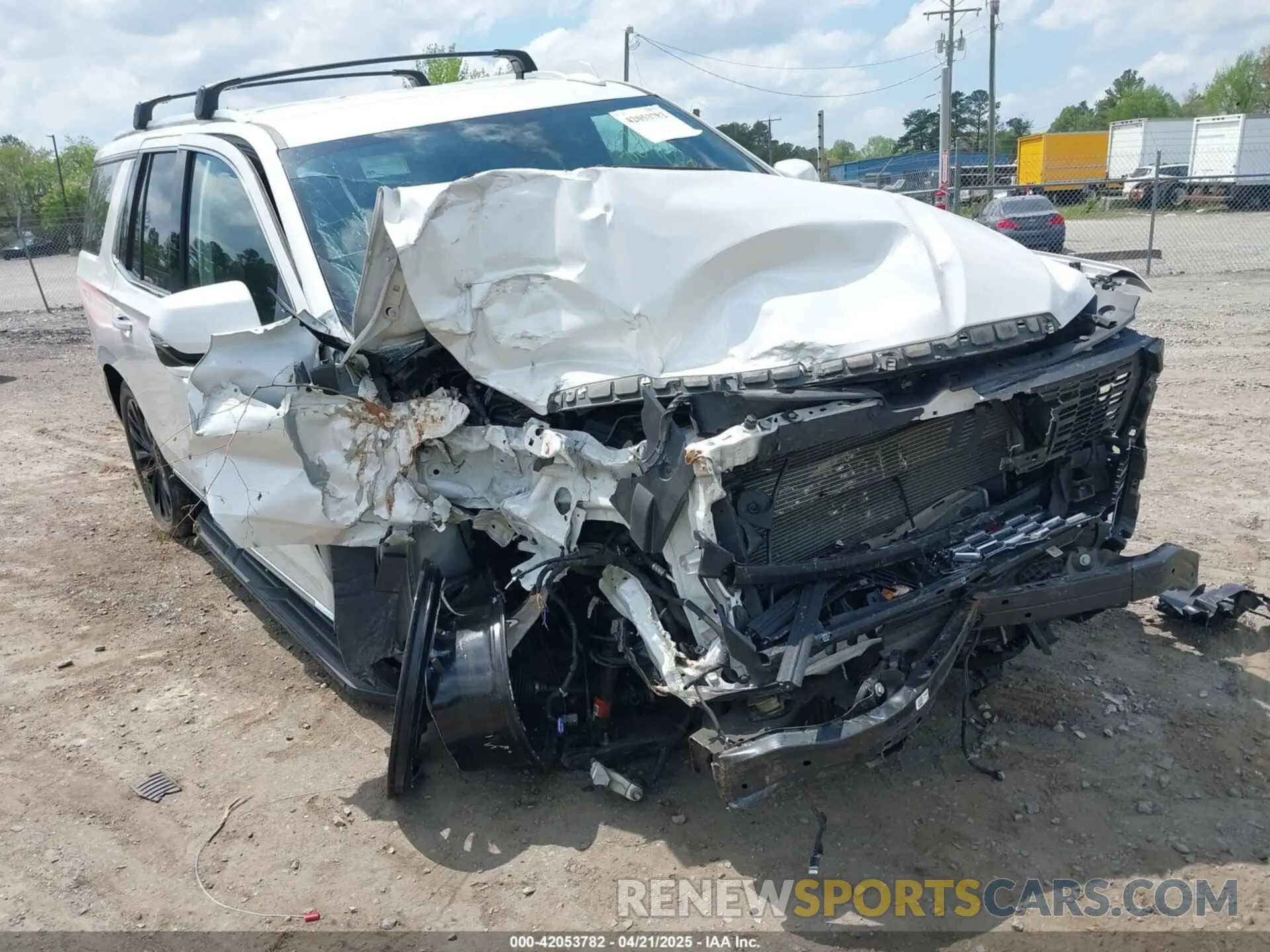 6 Photograph of a damaged car 1GKS2DKT6PR245476 GMC YUKON 2023