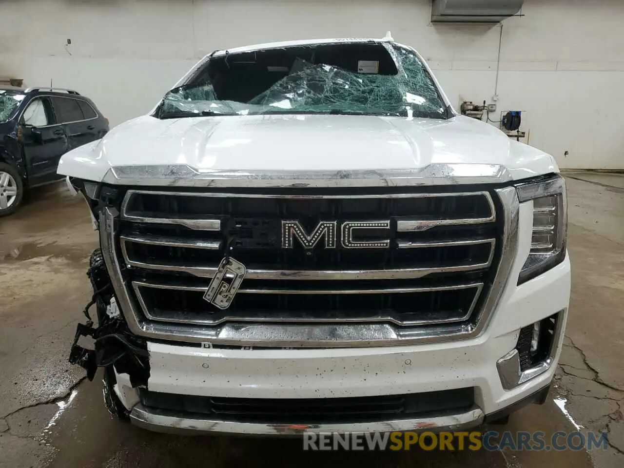 5 Photograph of a damaged car 1GKS2GKT5PR446383 GMC YUKON 2023