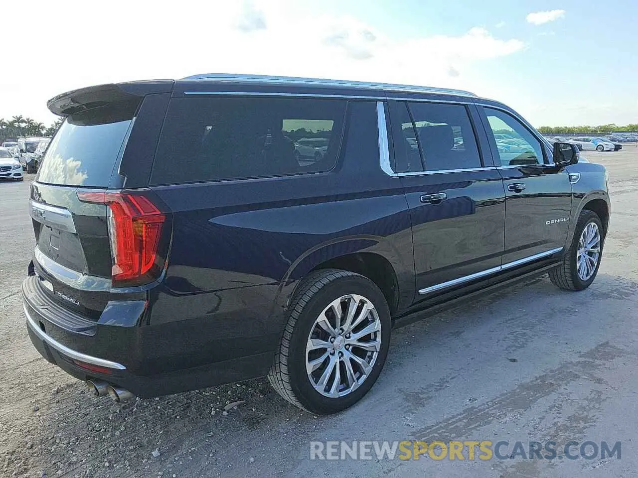 3 Фотография поврежденного автомобиля 1GKS2JKL6PR326072 GMC YUKON 2023