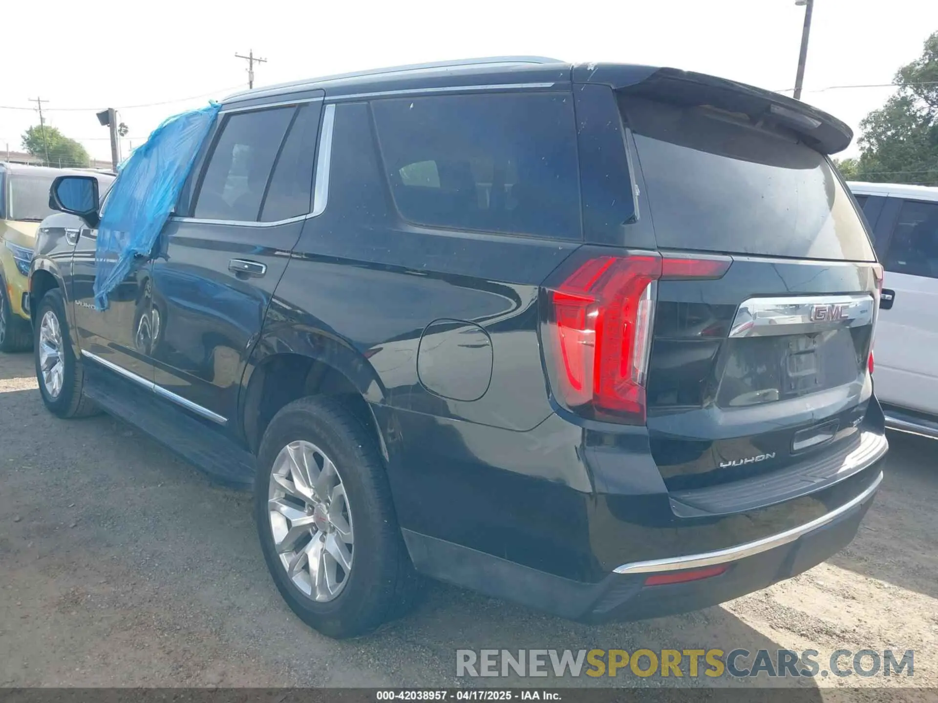 3 Фотография поврежденного автомобиля 1GKS1BKD4RR225875 GMC YUKON 2024