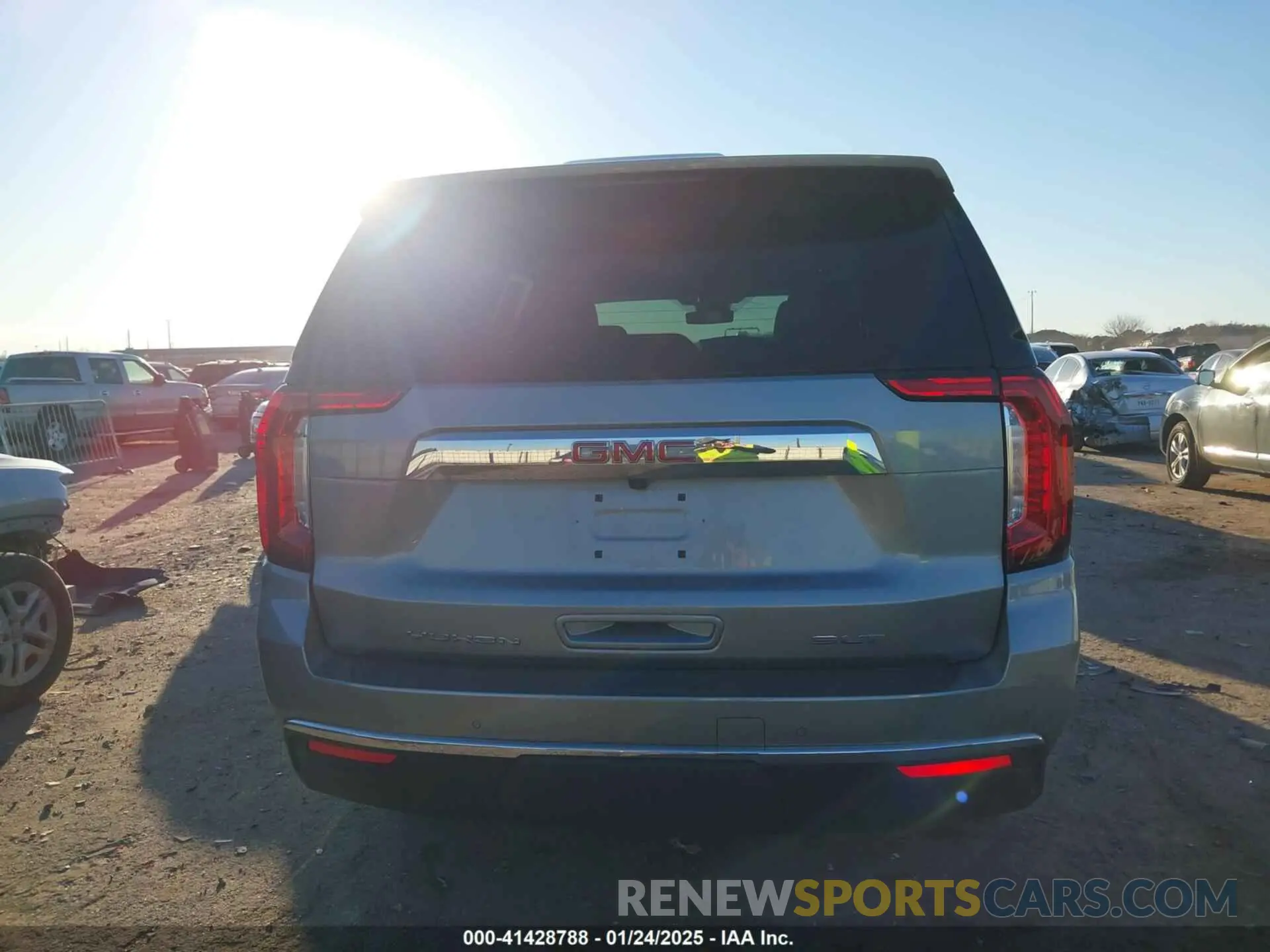17 Photograph of a damaged car 1GKS1BKD5RR174208 GMC YUKON 2024