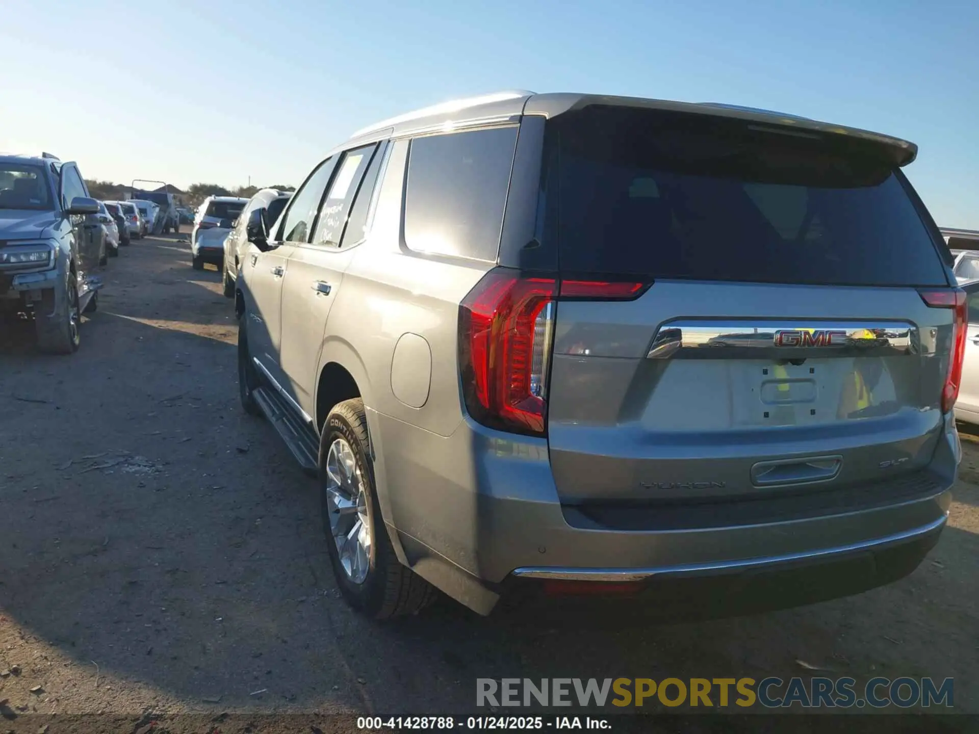 3 Photograph of a damaged car 1GKS1BKD5RR174208 GMC YUKON 2024