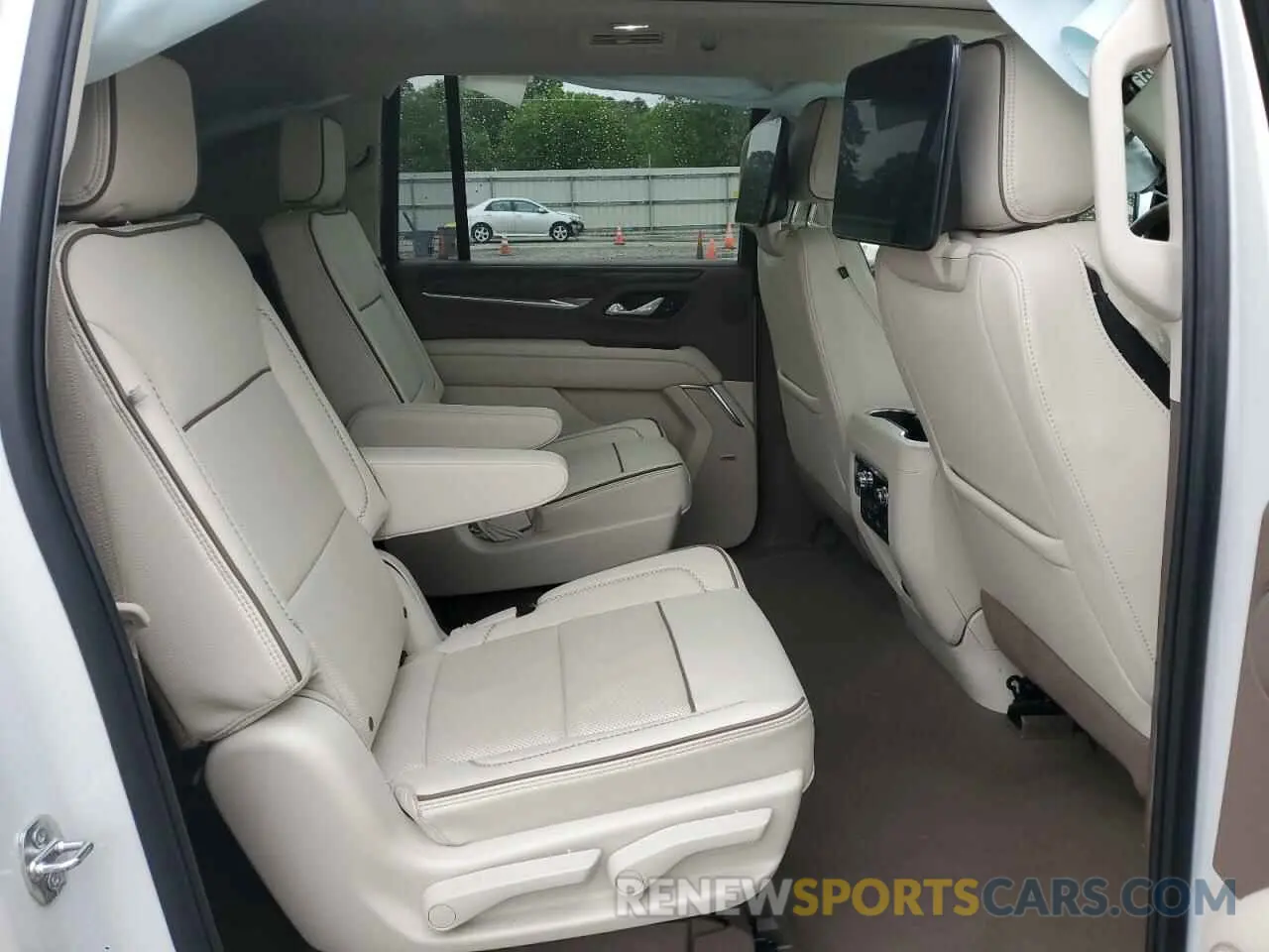 11 Фотография поврежденного автомобиля 1GKS1JKL4RR312788 GMC YUKON 2024