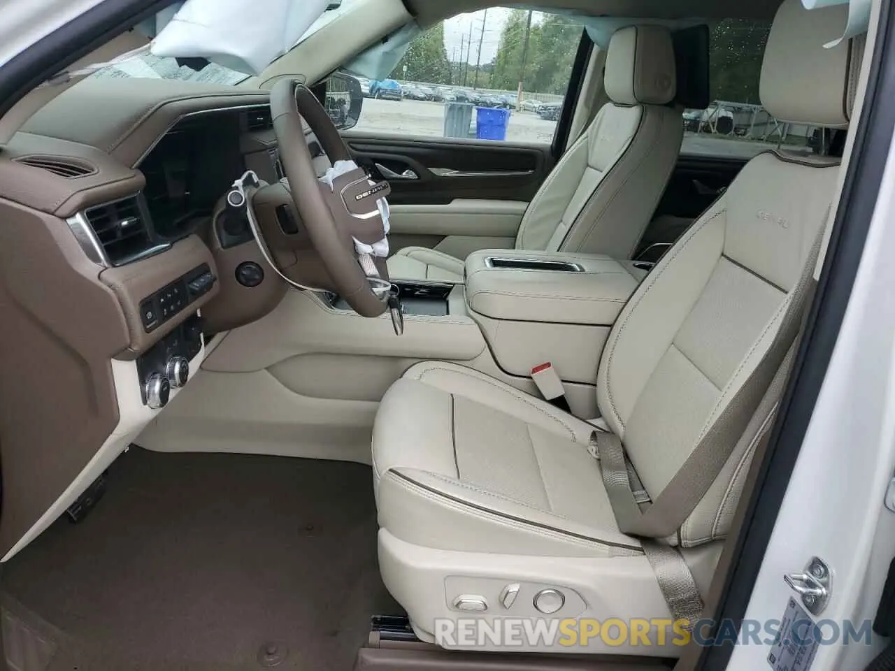 7 Фотография поврежденного автомобиля 1GKS1JKL4RR312788 GMC YUKON 2024