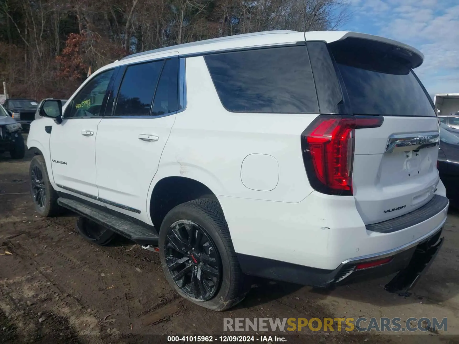 3 Фотография поврежденного автомобиля 1GKS2BKD4RR312432 GMC YUKON 2024