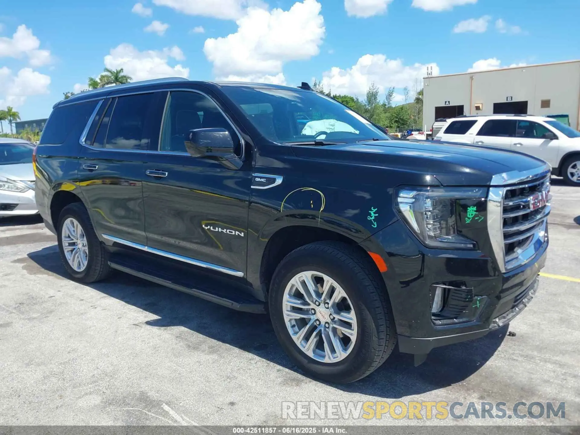 1 Фотография поврежденного автомобиля 1GKS2BKDXRR235260 GMC YUKON 2024