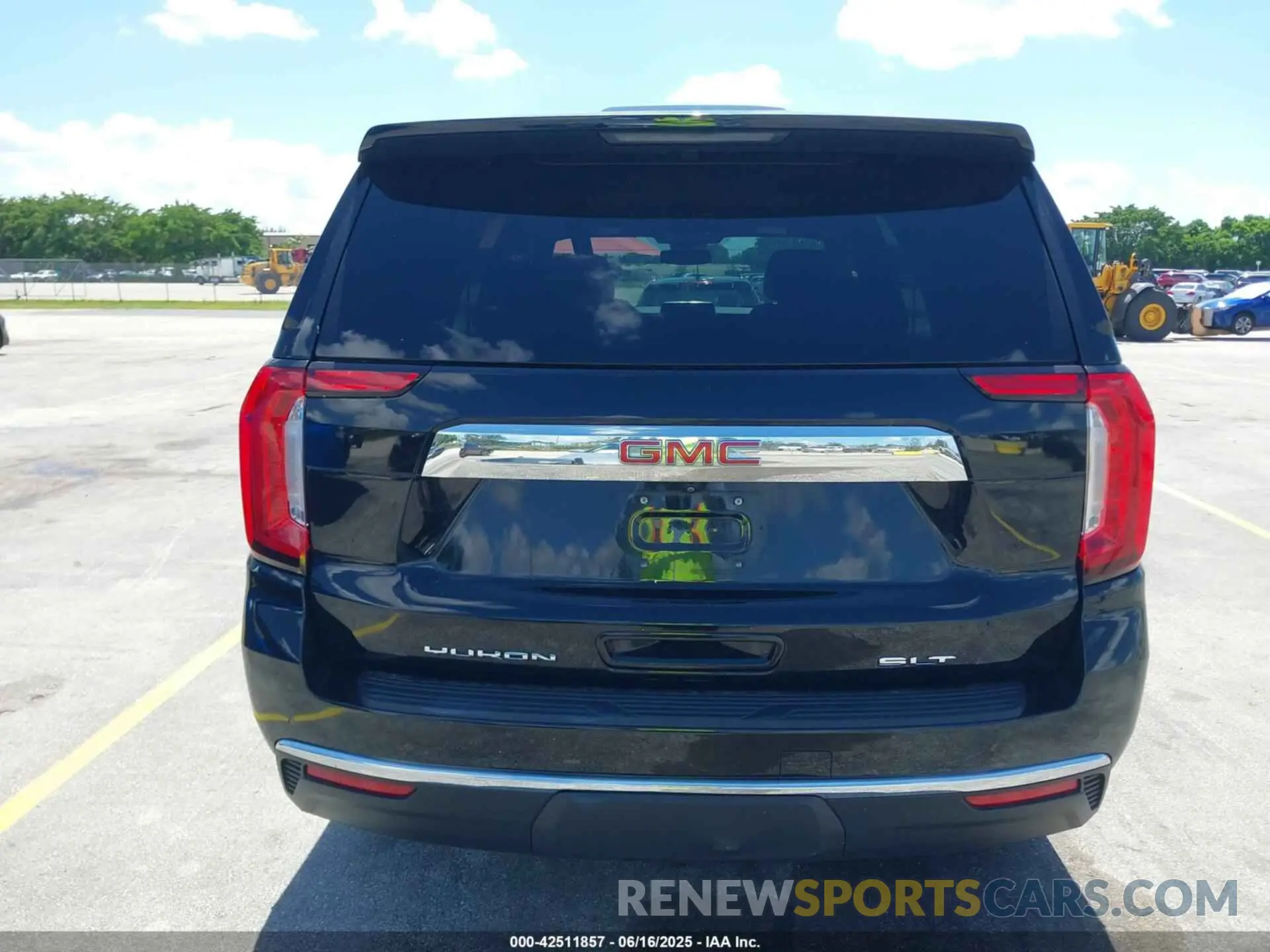 16 Фотография поврежденного автомобиля 1GKS2BKDXRR235260 GMC YUKON 2024