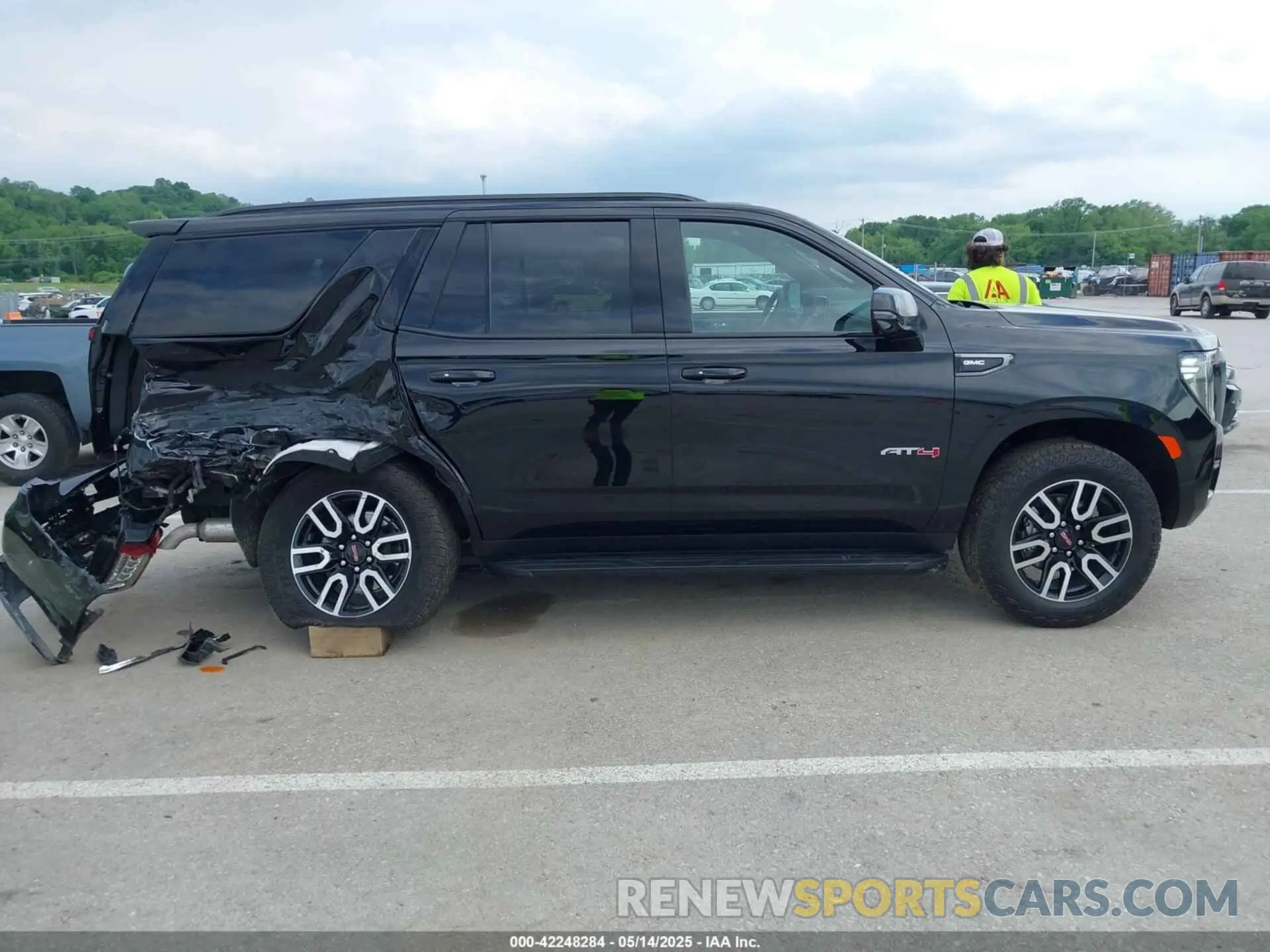 13 Photograph of a damaged car 1GKS2CKD0RR389126 GMC YUKON 2024