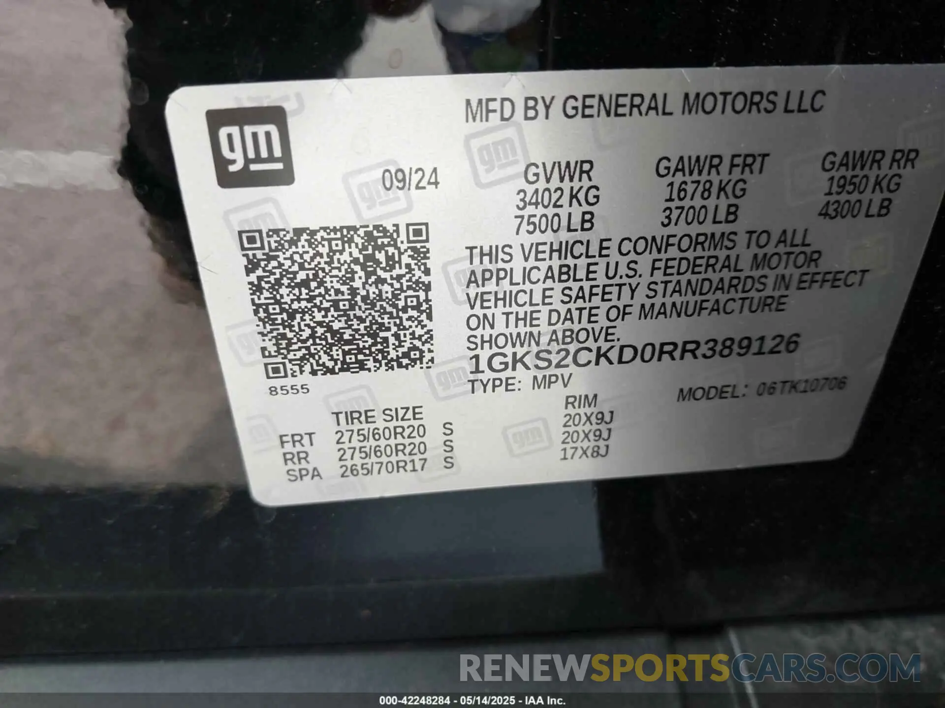 9 Photograph of a damaged car 1GKS2CKD0RR389126 GMC YUKON 2024