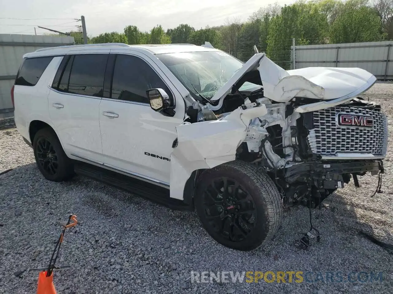 4 Photograph of a damaged car 1GKS2DKL4RR340699 GMC YUKON 2024