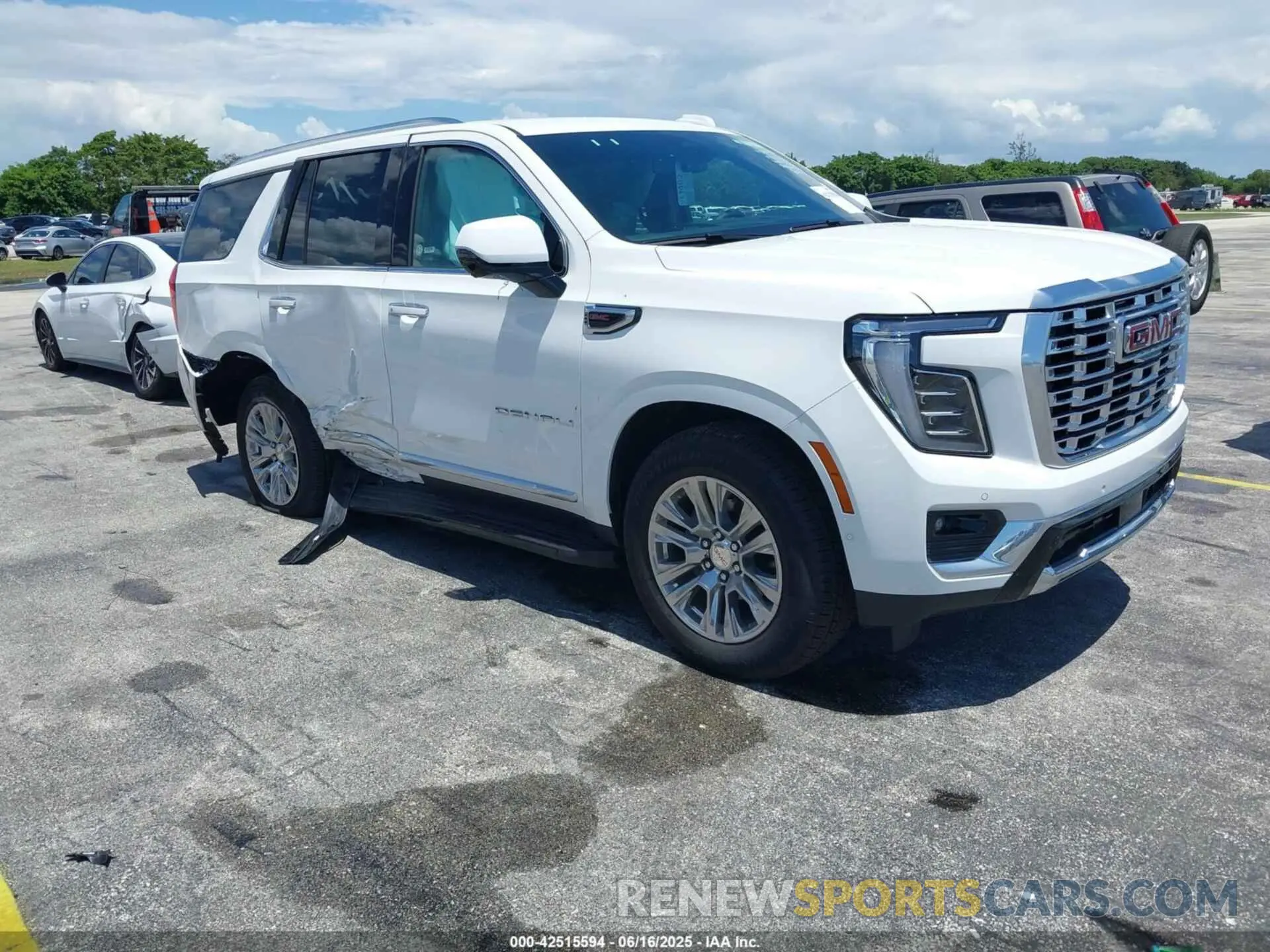 1 Фотография поврежденного автомобиля 1GKS1DRL7SR193339 GMC YUKON 2025