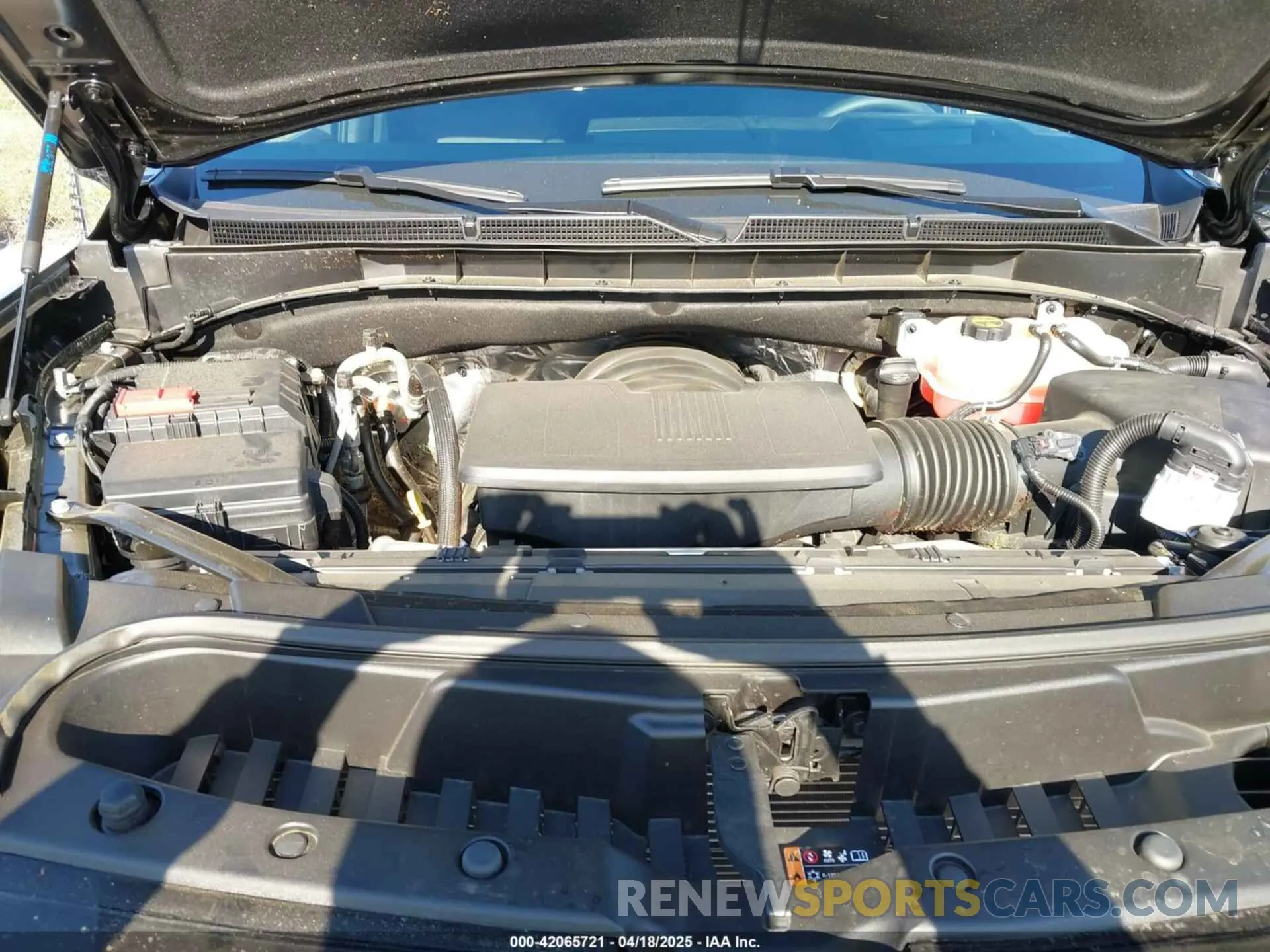 10 Фотография поврежденного автомобиля 1GKS1DRL9SR193603 GMC YUKON 2025