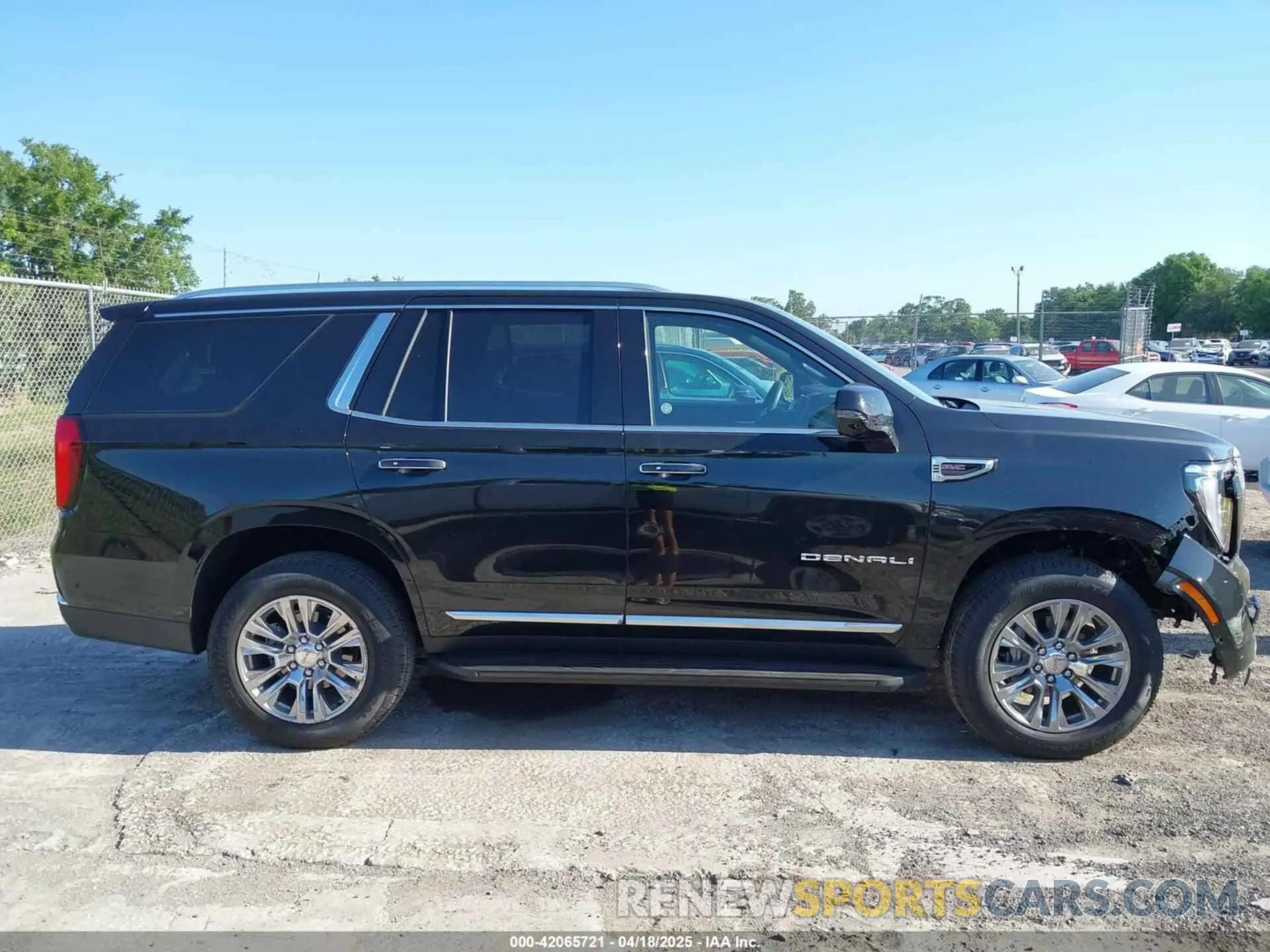 13 Фотография поврежденного автомобиля 1GKS1DRL9SR193603 GMC YUKON 2025