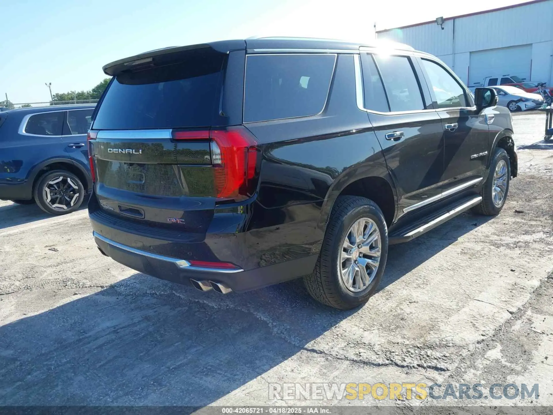 4 Фотография поврежденного автомобиля 1GKS1DRL9SR193603 GMC YUKON 2025