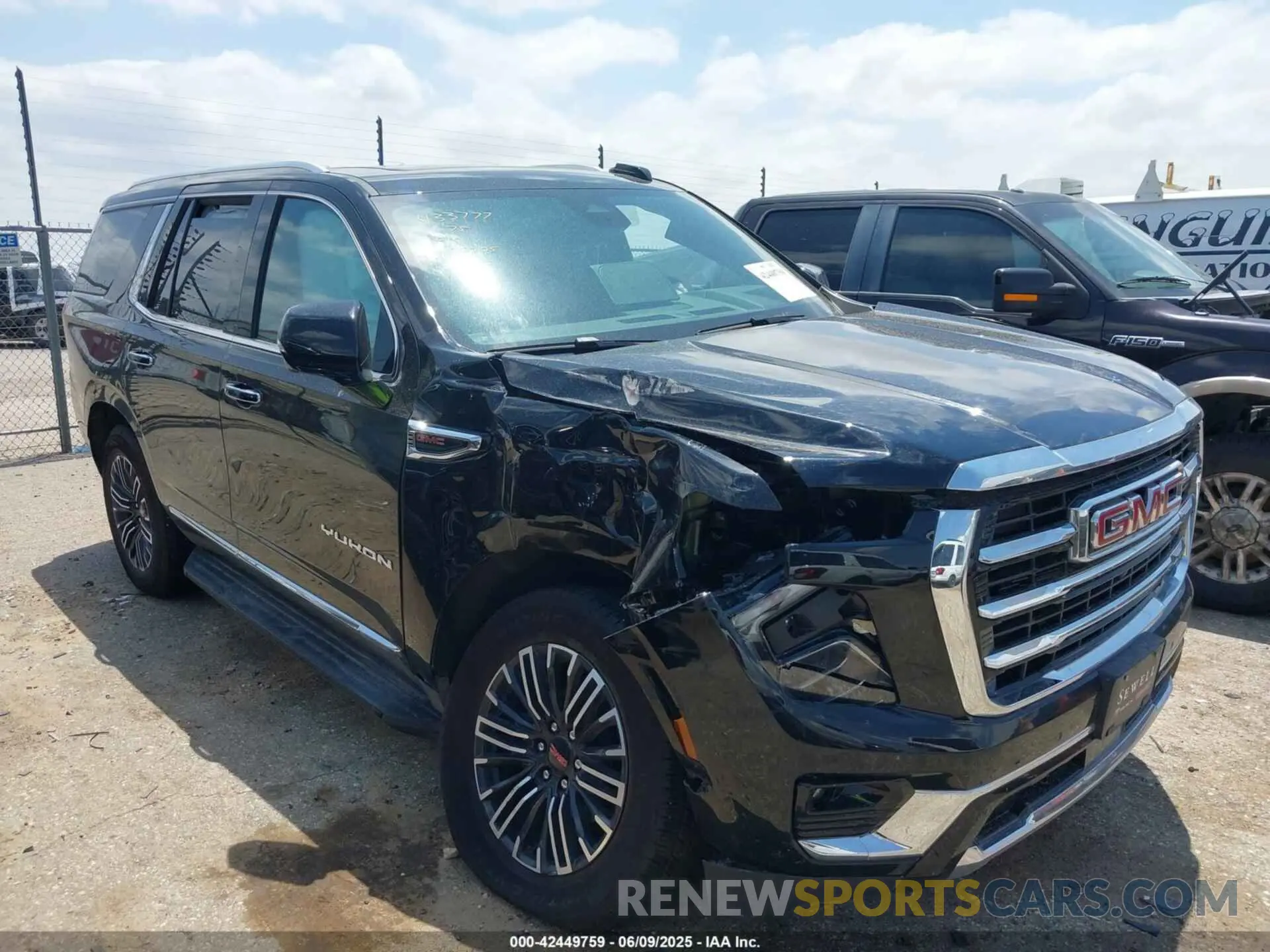 1 Photograph of a damaged car 1GKS2BRD0SR248658 GMC YUKON 2025