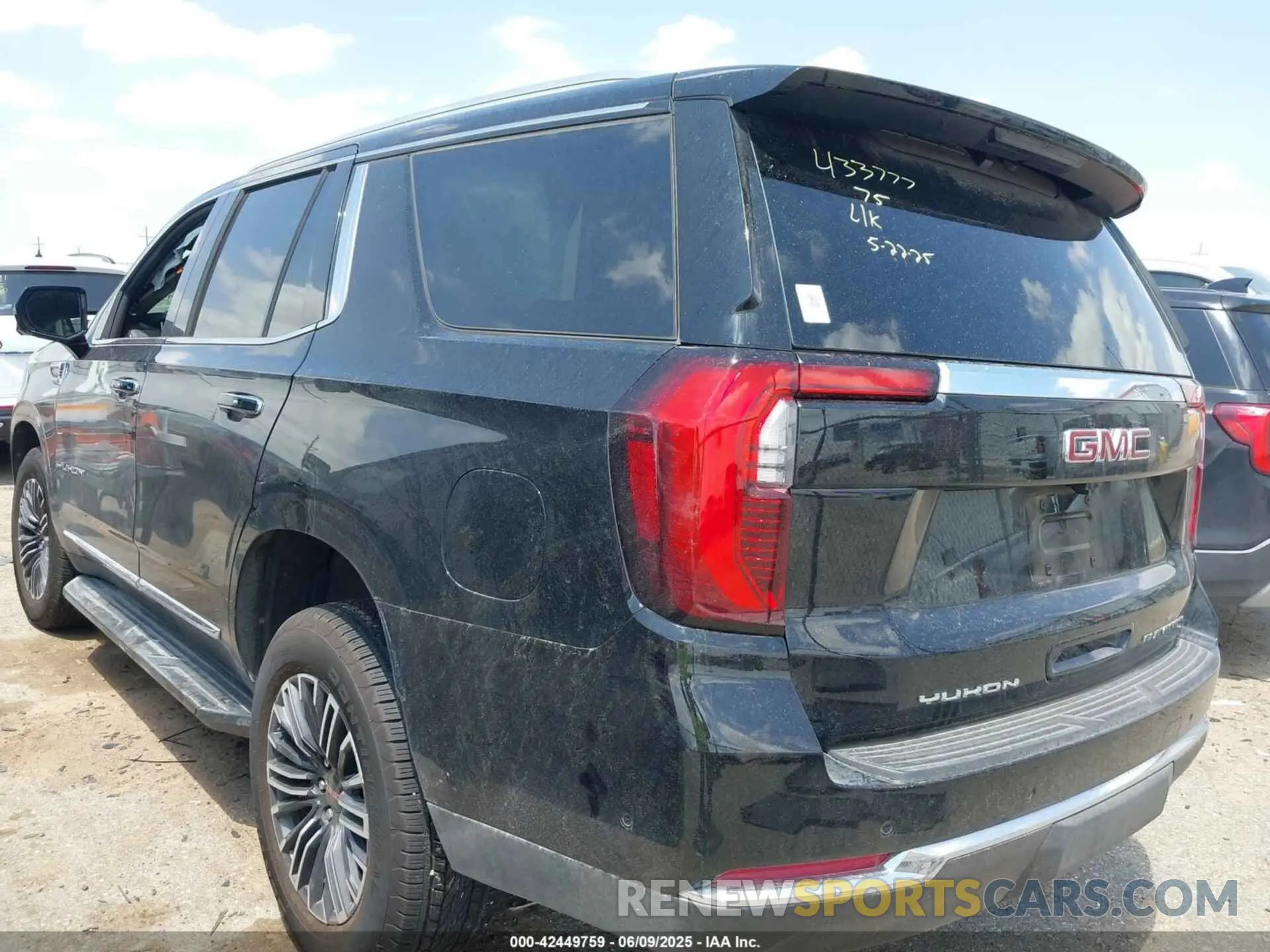 3 Photograph of a damaged car 1GKS2BRD0SR248658 GMC YUKON 2025