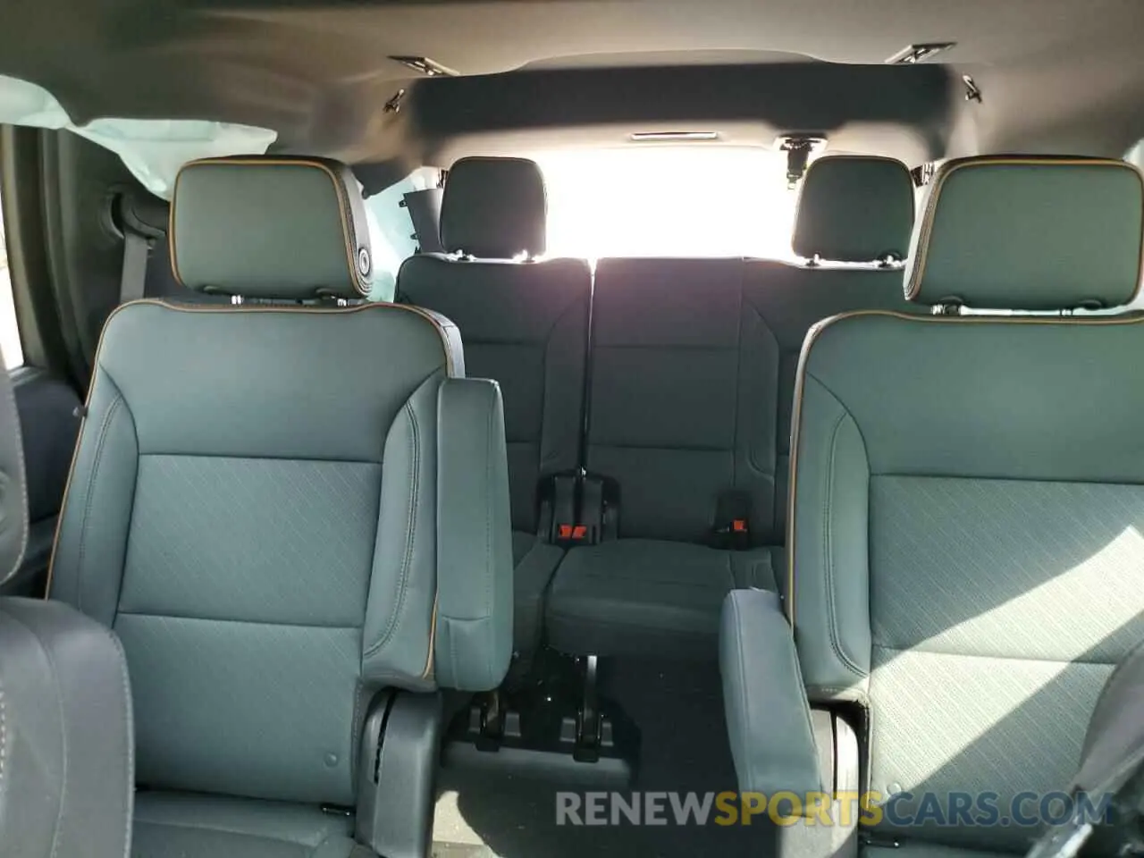 10 Фотография поврежденного автомобиля 1GKS2CRD0SR142846 GMC YUKON 2025