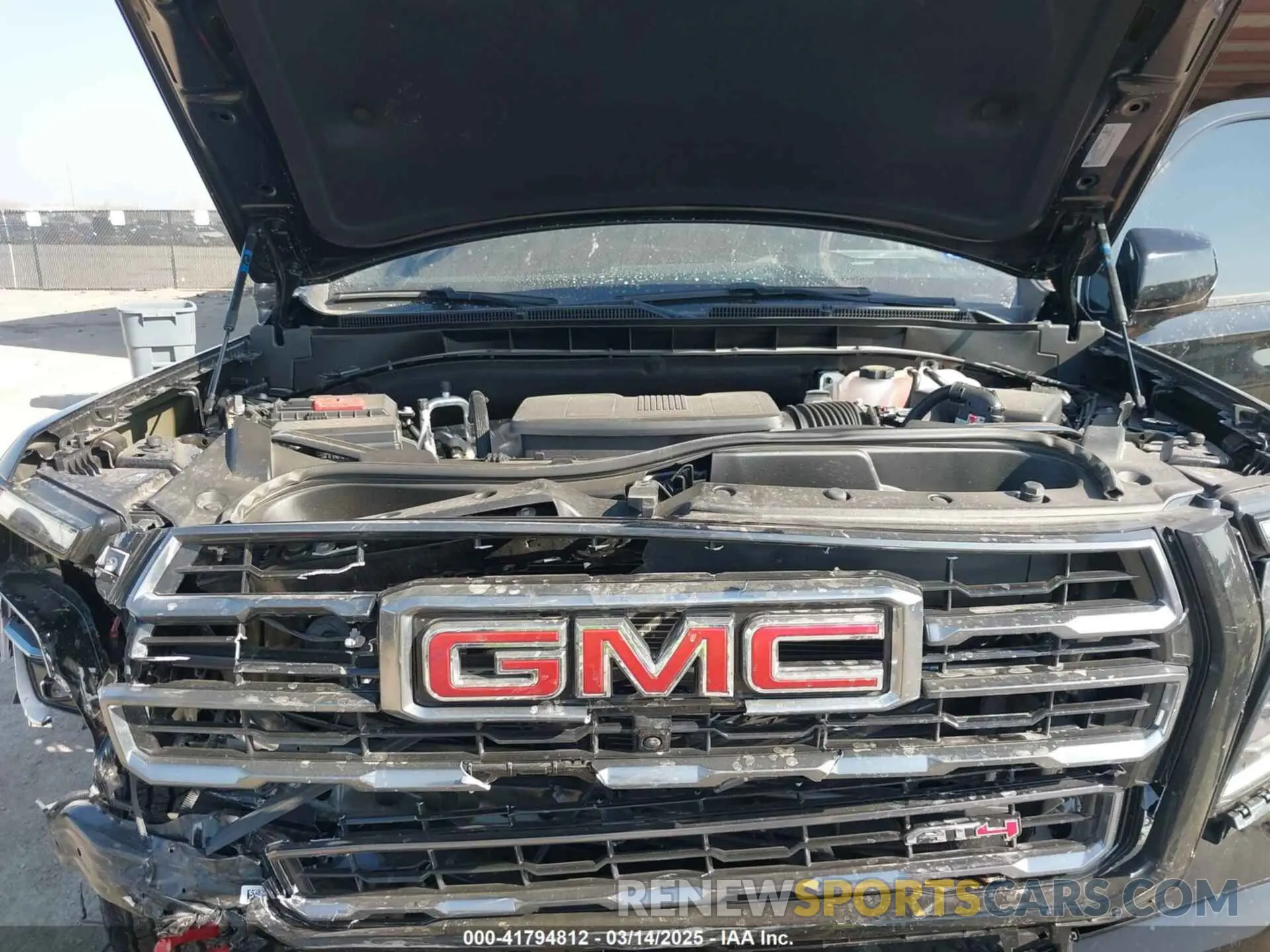 10 Photograph of a damaged car 1GKS2CRD1SR167030 GMC YUKON 2025
