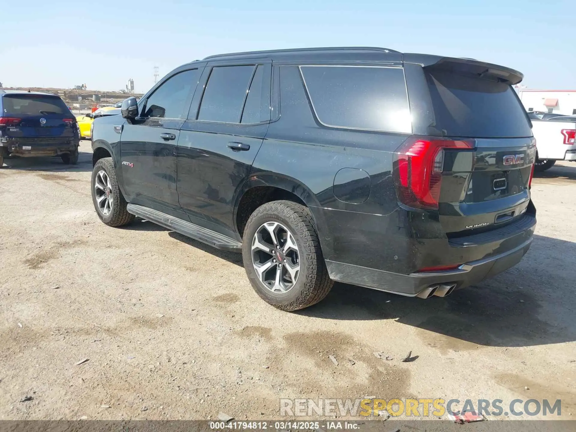 3 Photograph of a damaged car 1GKS2CRD1SR167030 GMC YUKON 2025
