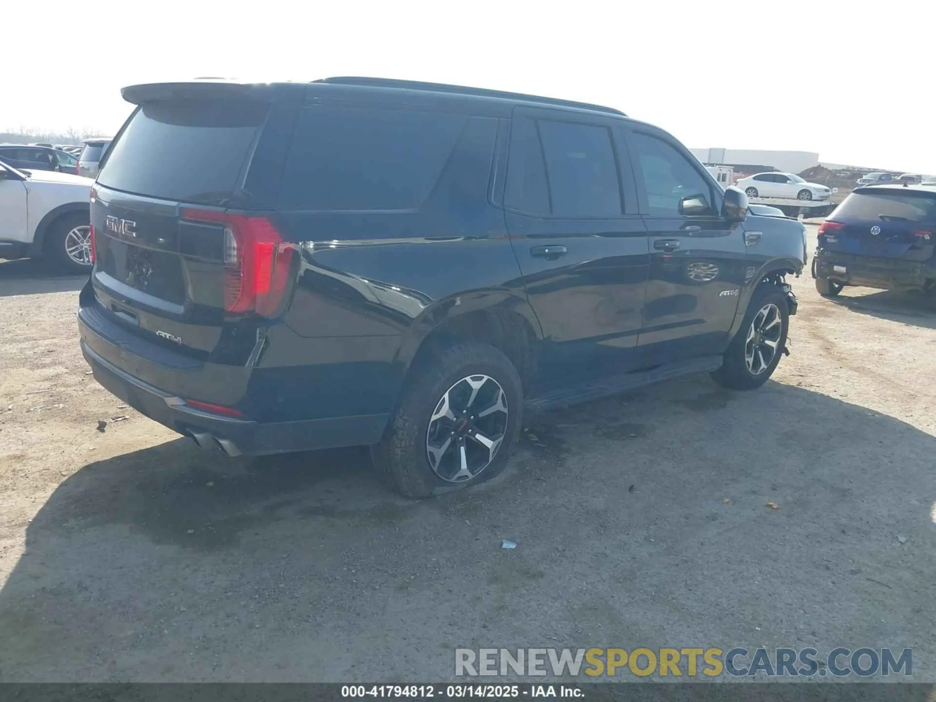 4 Photograph of a damaged car 1GKS2CRD1SR167030 GMC YUKON 2025