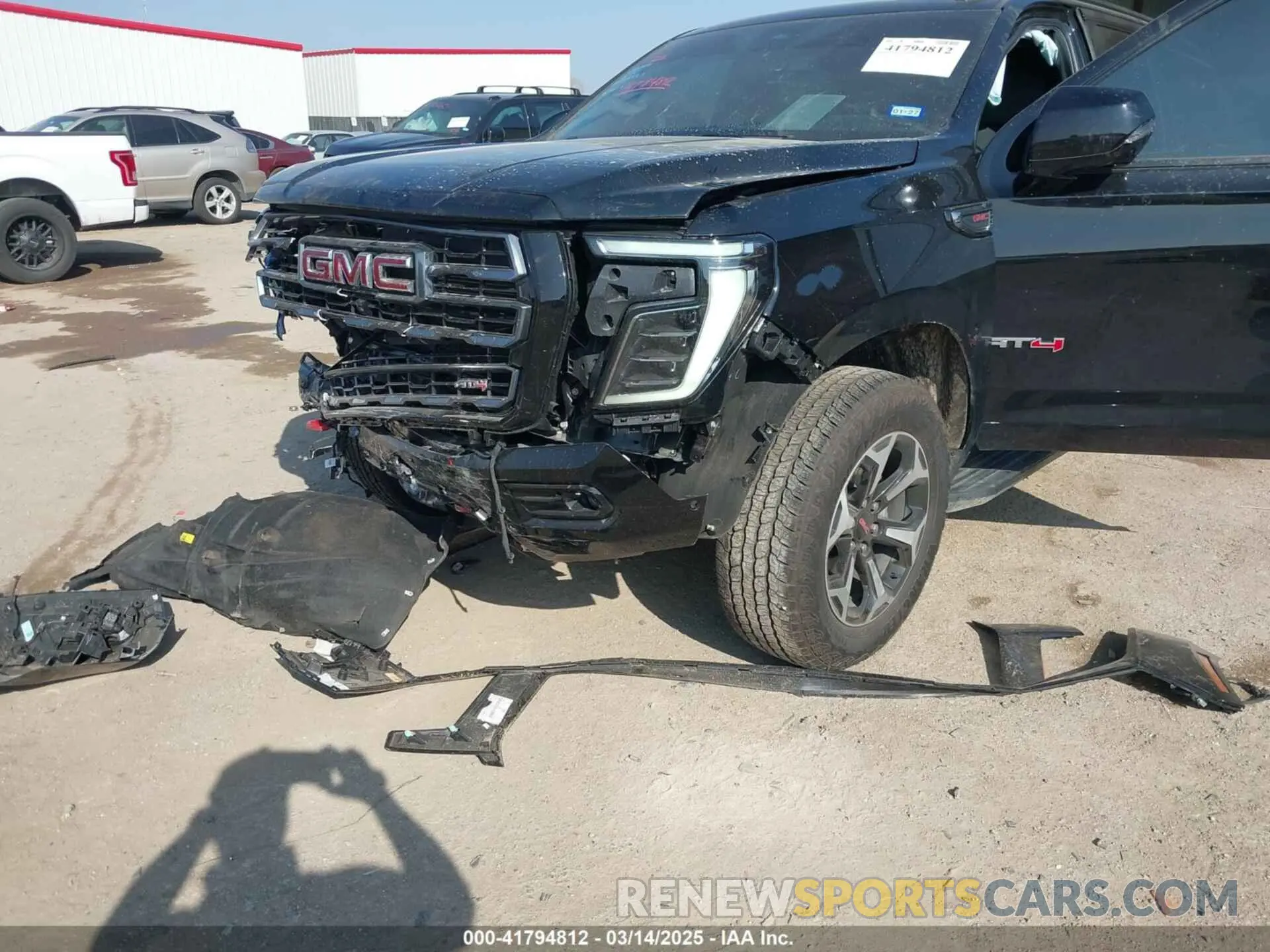 6 Photograph of a damaged car 1GKS2CRD1SR167030 GMC YUKON 2025