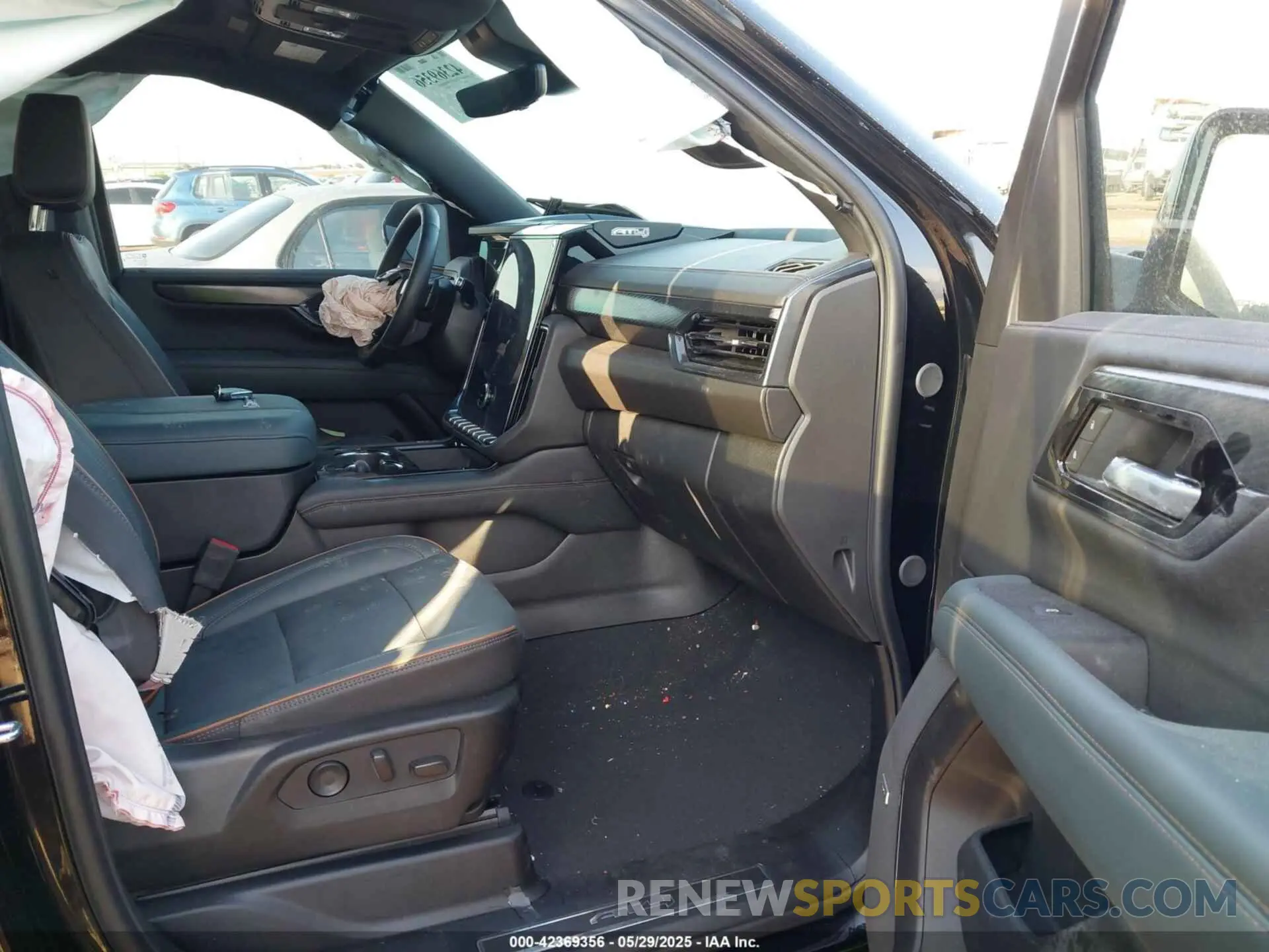 5 Фотография поврежденного автомобиля 1GKS2CRL0SR210120 GMC YUKON 2025