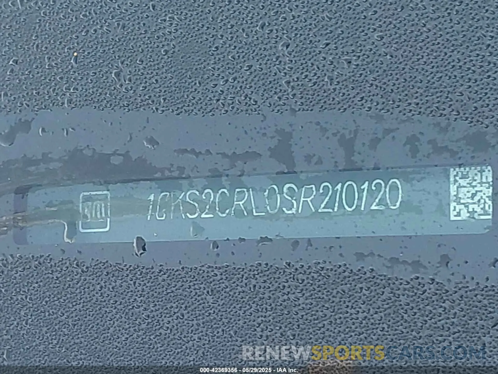 9 Фотография поврежденного автомобиля 1GKS2CRL0SR210120 GMC YUKON 2025