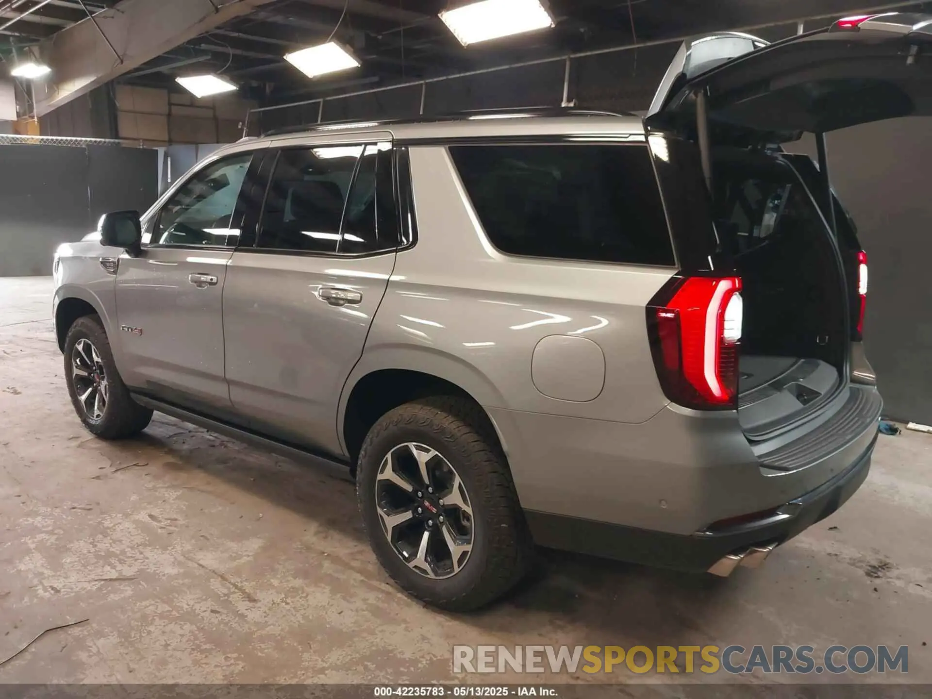 3 Photograph of a damaged car 1GKS2CRL7SR104621 GMC YUKON 2025