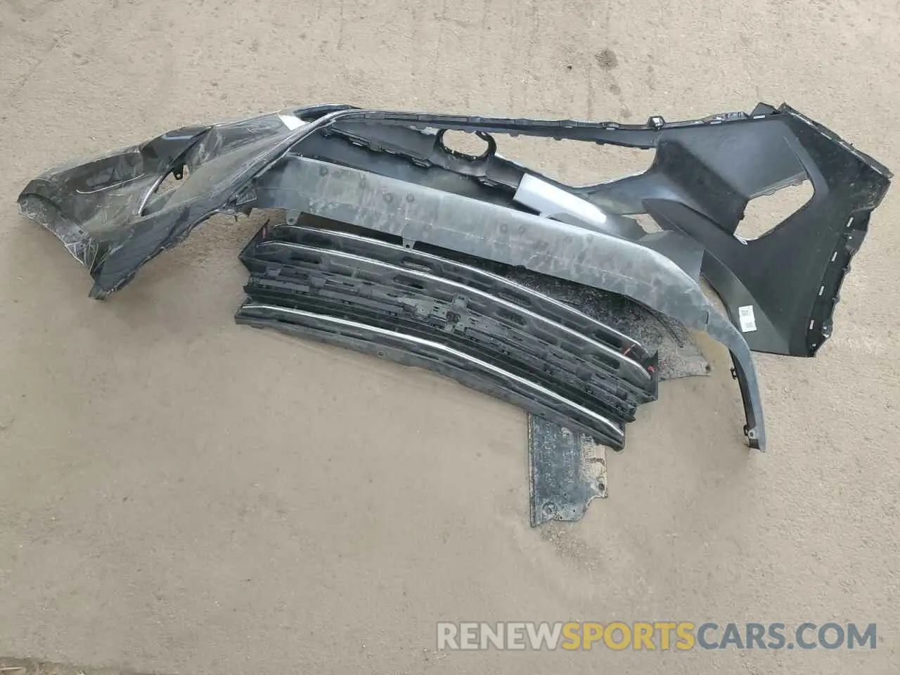 13 Photograph of a damaged car 1GKS2DRL4SR205296 GMC YUKON 2025