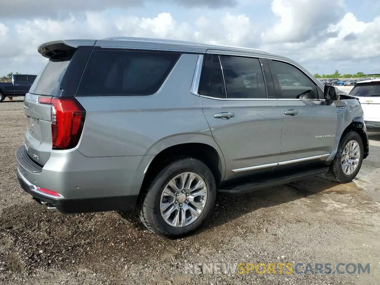 3 Photograph of a damaged car 1GKS2DRL5SR271775 GMC YUKON 2025