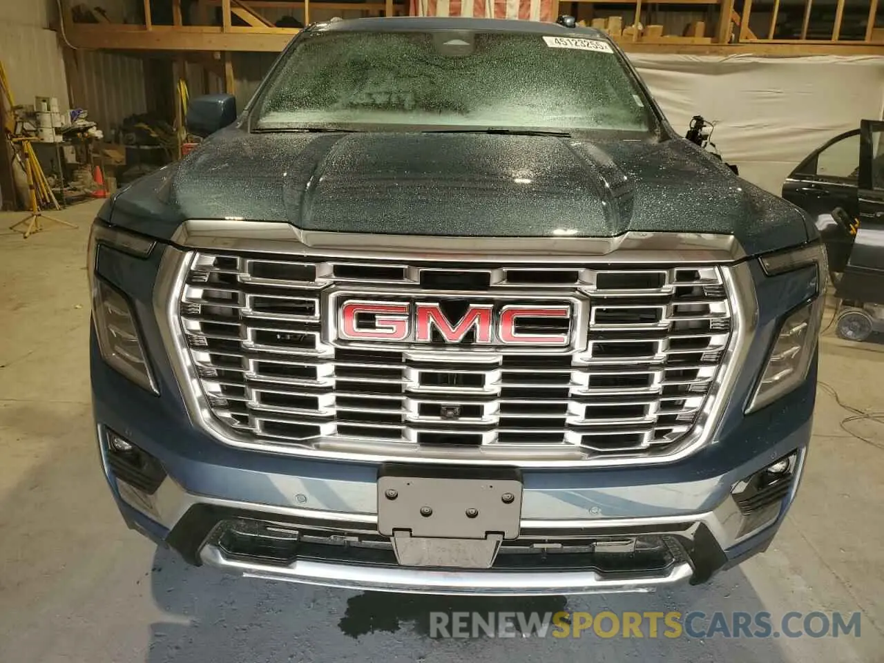 5 Photograph of a damaged car 1GKS2DRL6SR138281 GMC YUKON 2025