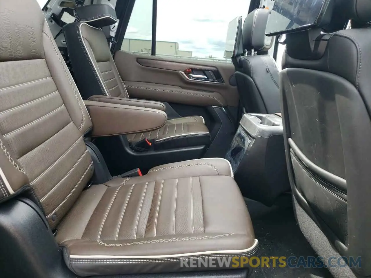 11 Фотография поврежденного автомобиля 1GKS2ERL9SR140340 GMC YUKON 2025