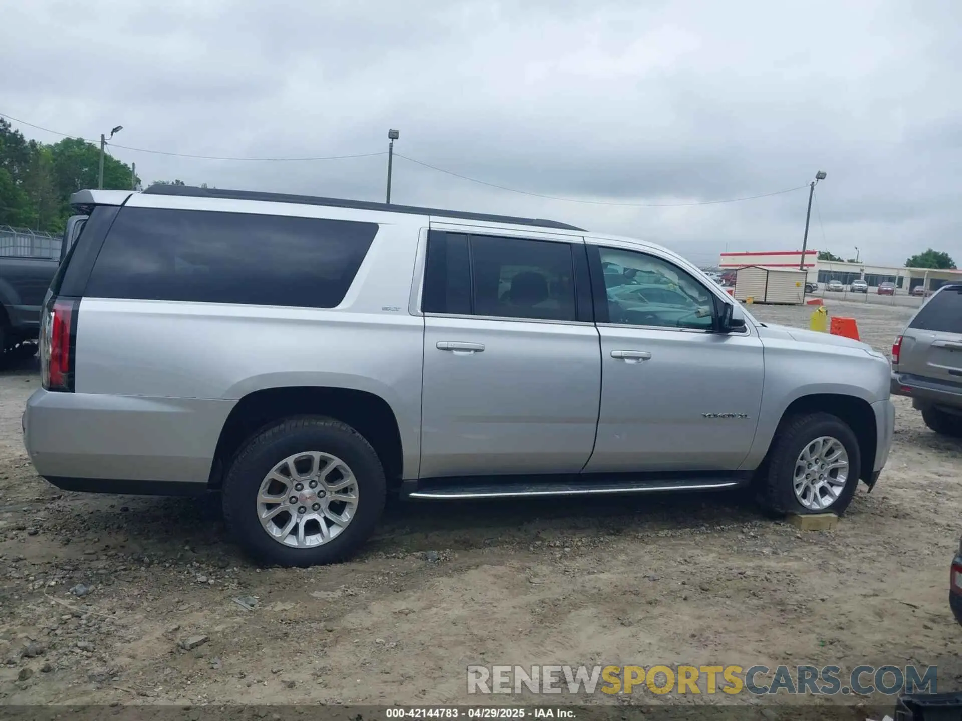 12 Photograph of a damaged car 1GKS1GKC0KR242408 GMC YUKON XL 2019