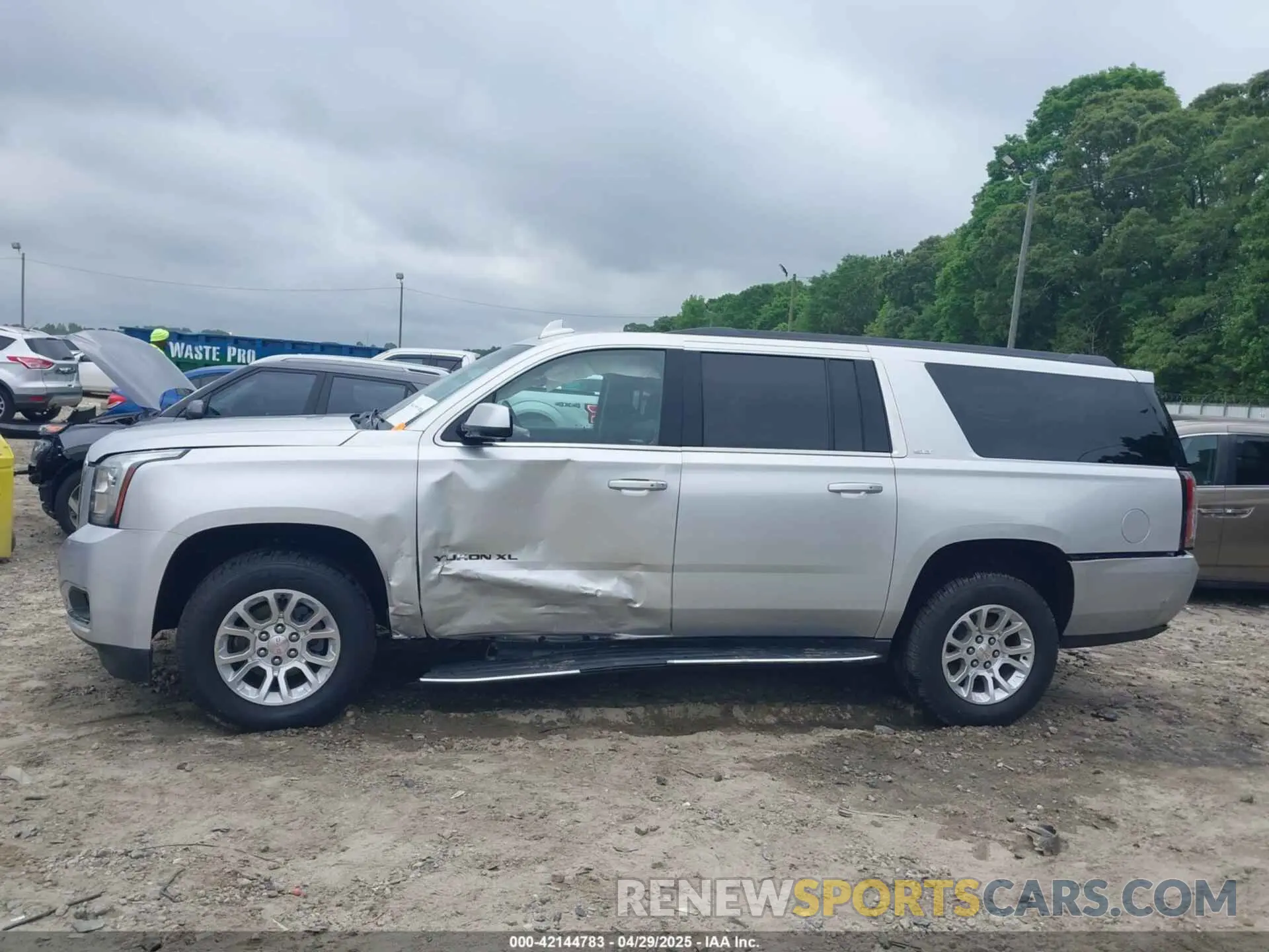 13 Photograph of a damaged car 1GKS1GKC0KR242408 GMC YUKON XL 2019